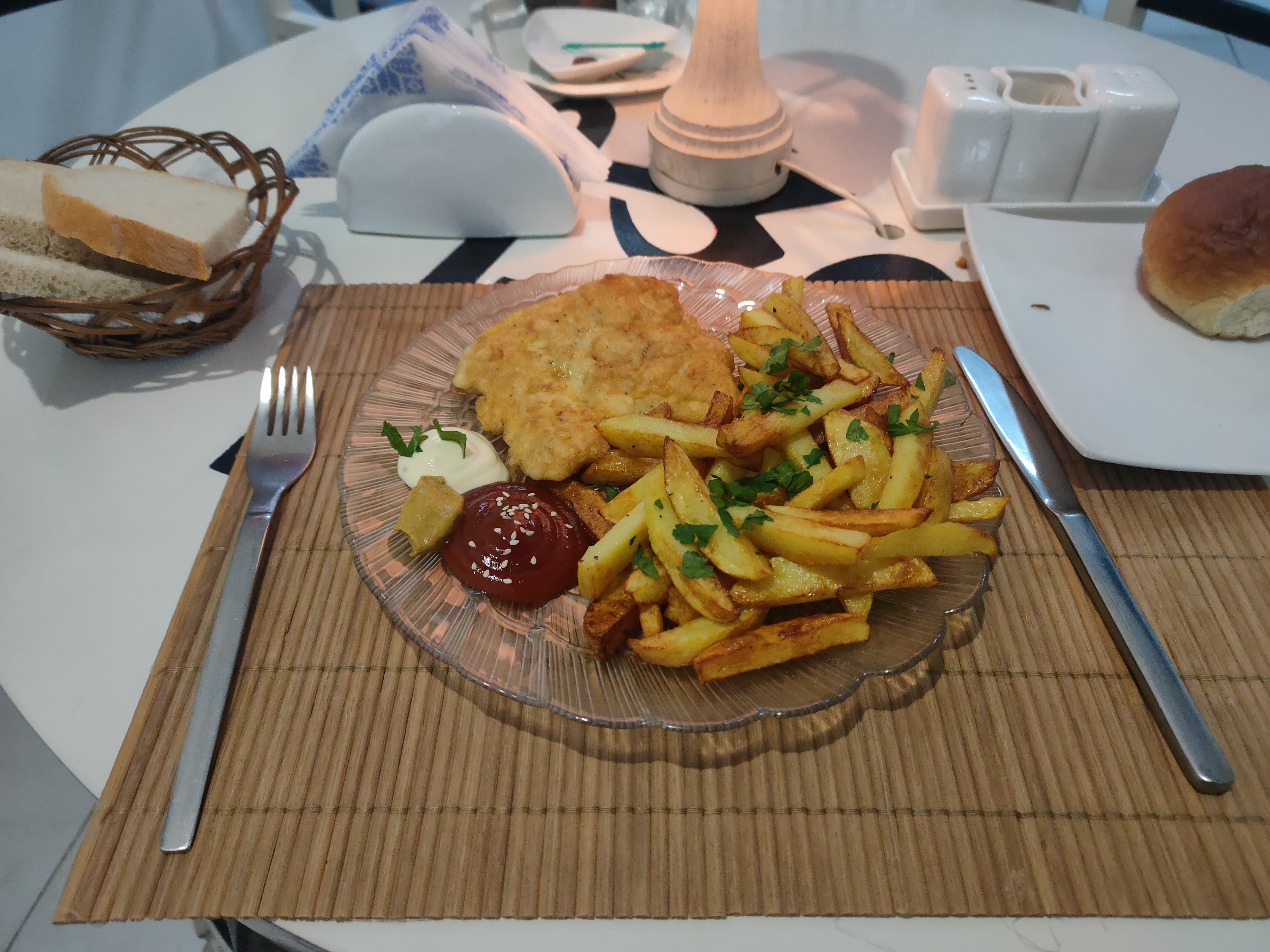 кафе Black&White image 1