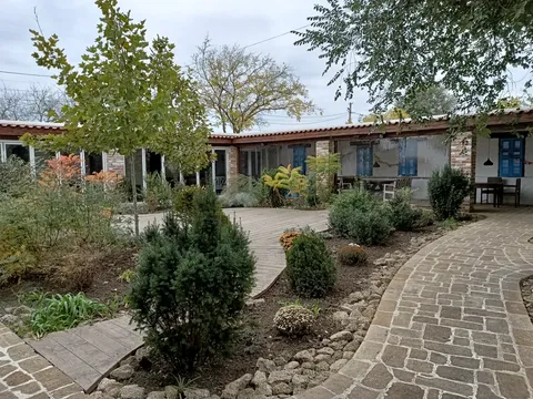 Бессарабський дворик image 6