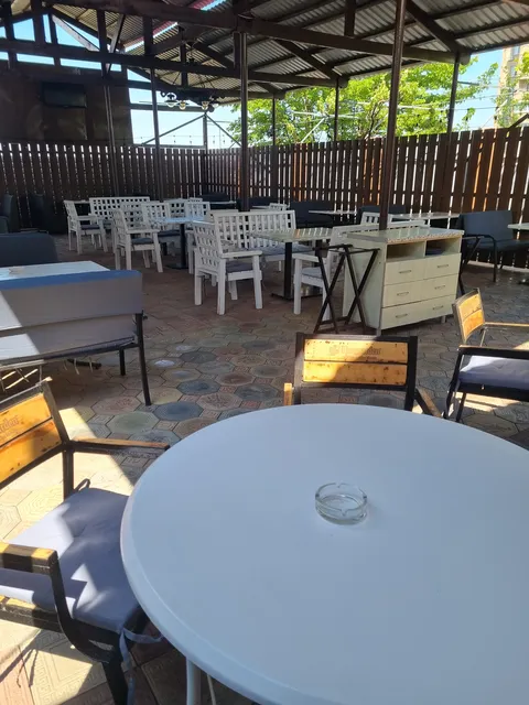 Taverna Lucky image 3