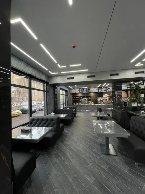 Food House image 3