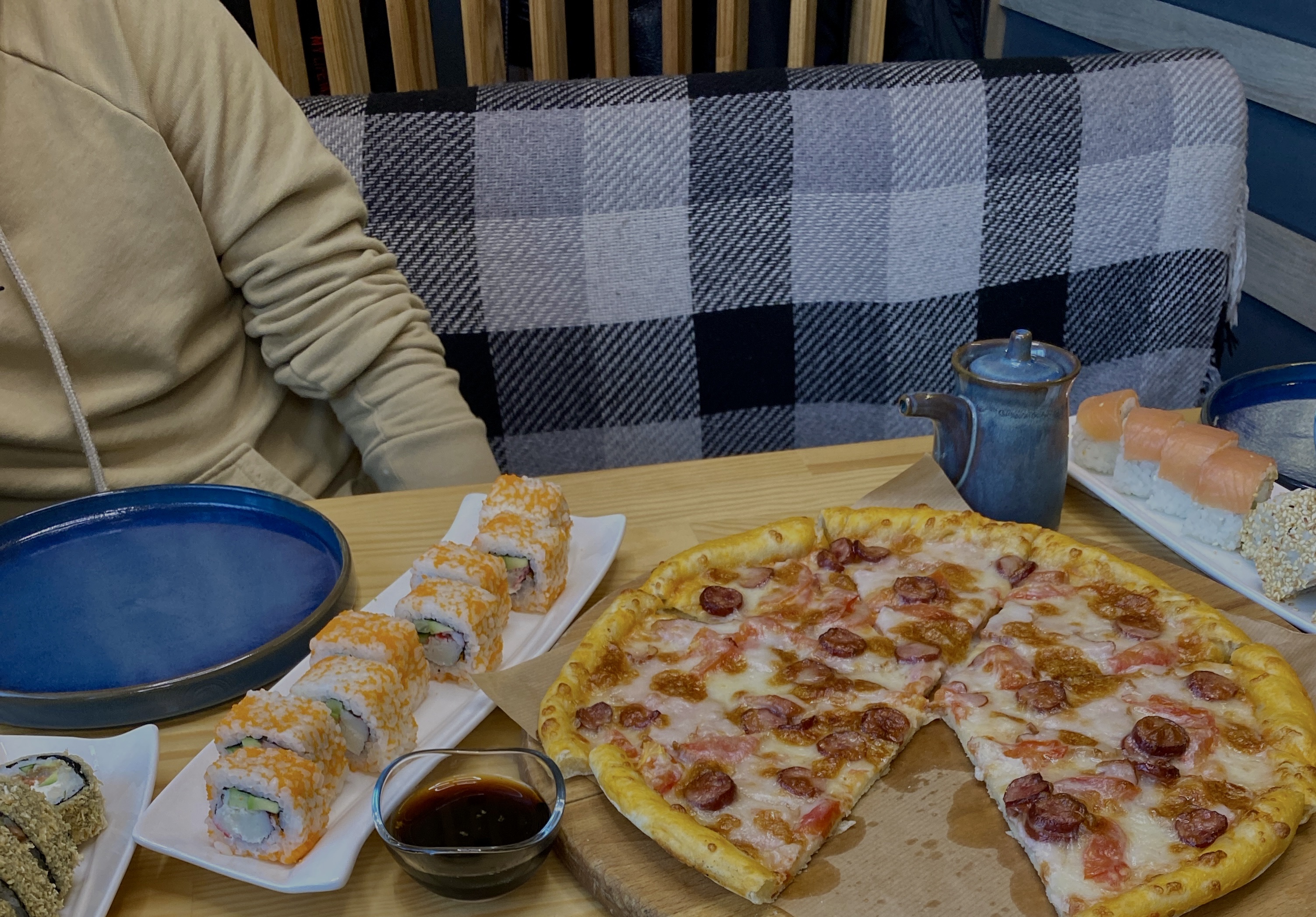 Pizza_&_Sushi image 3