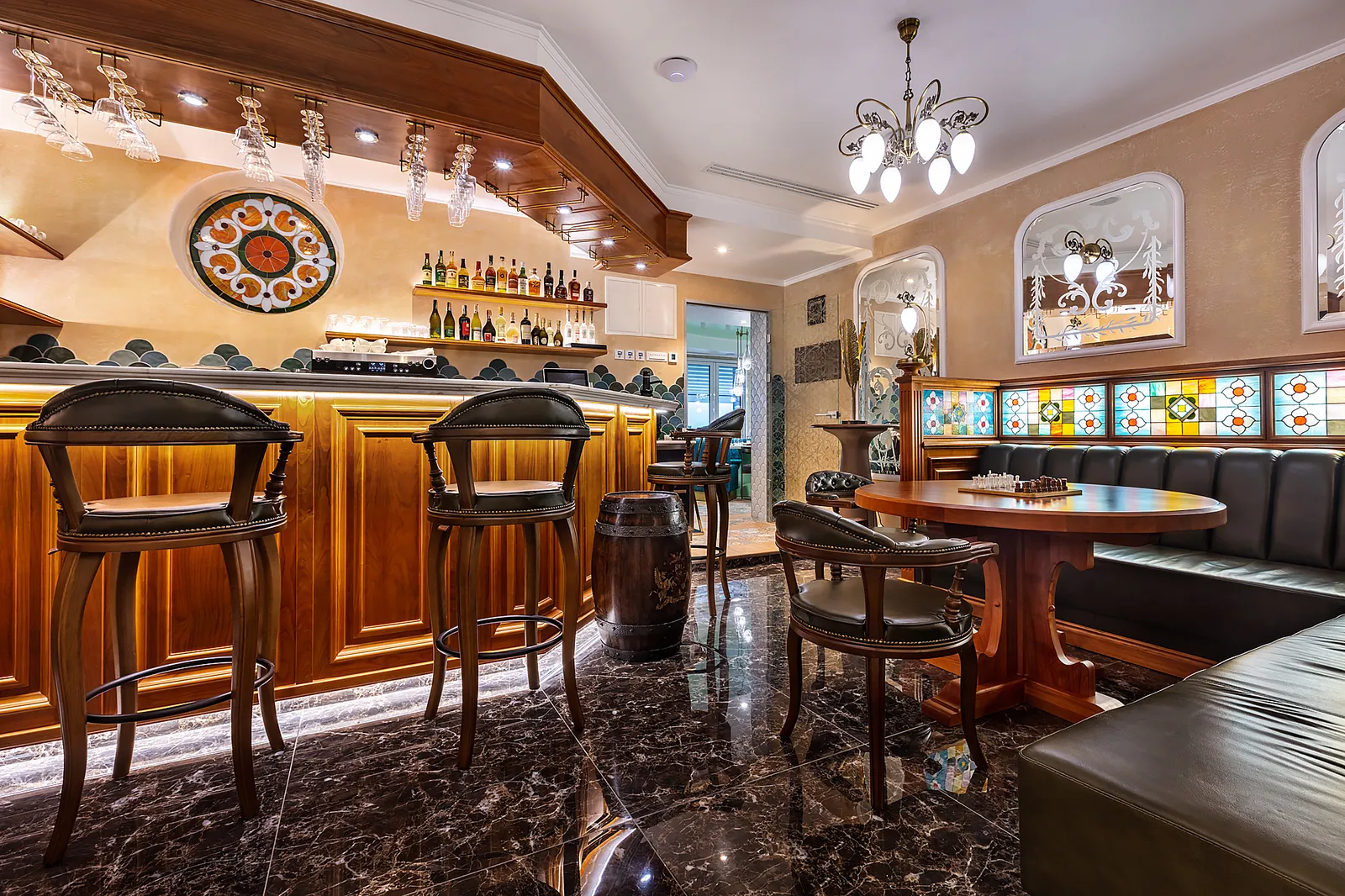 Olive Restaurant by UnderSun Hotel image 5