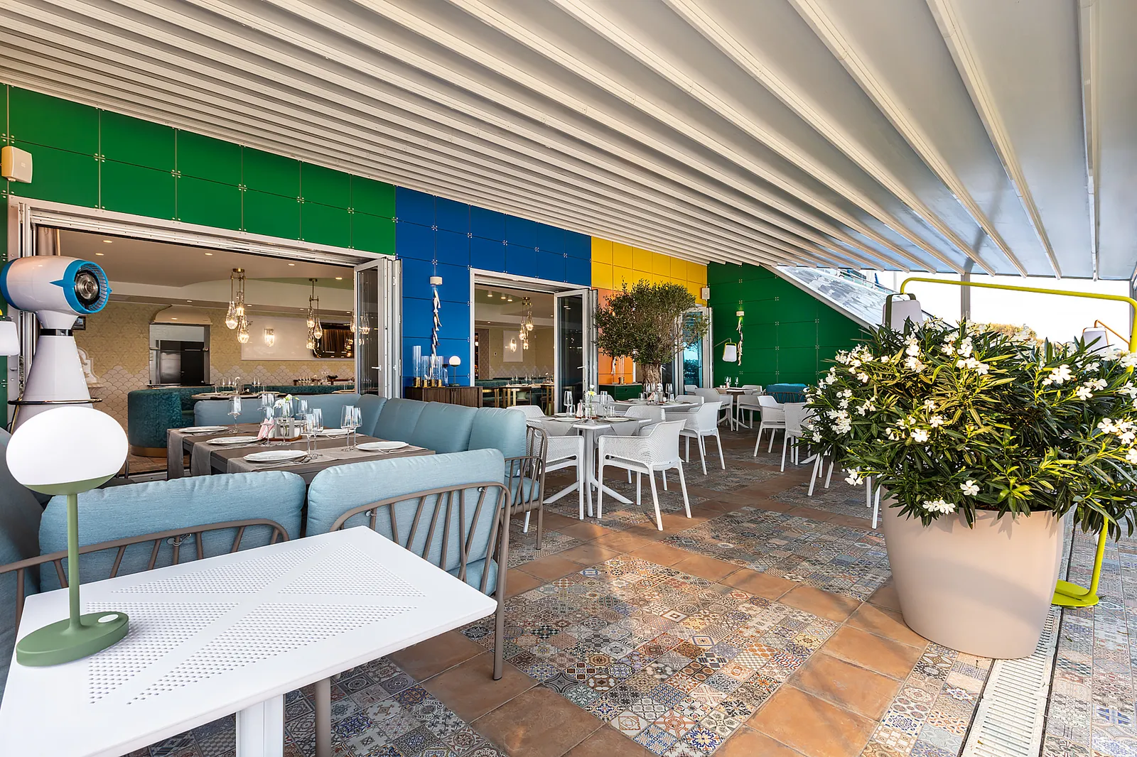 Olive Restaurant by UnderSun Hotel image 9