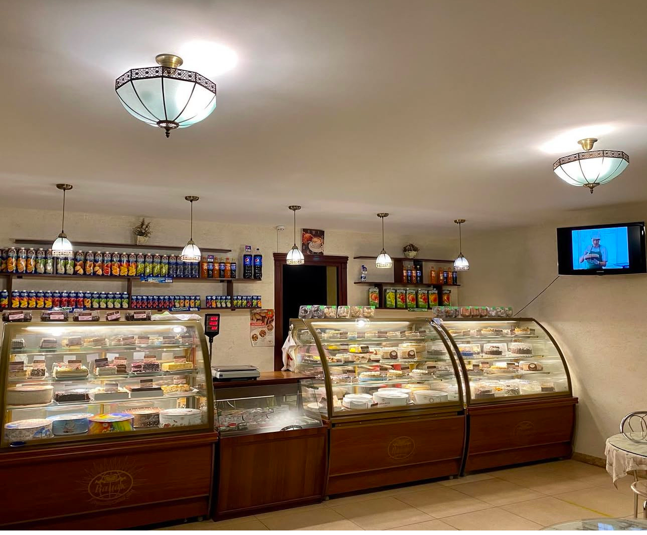 Фірмовий магазин кондитерського дому «Вацак image 1