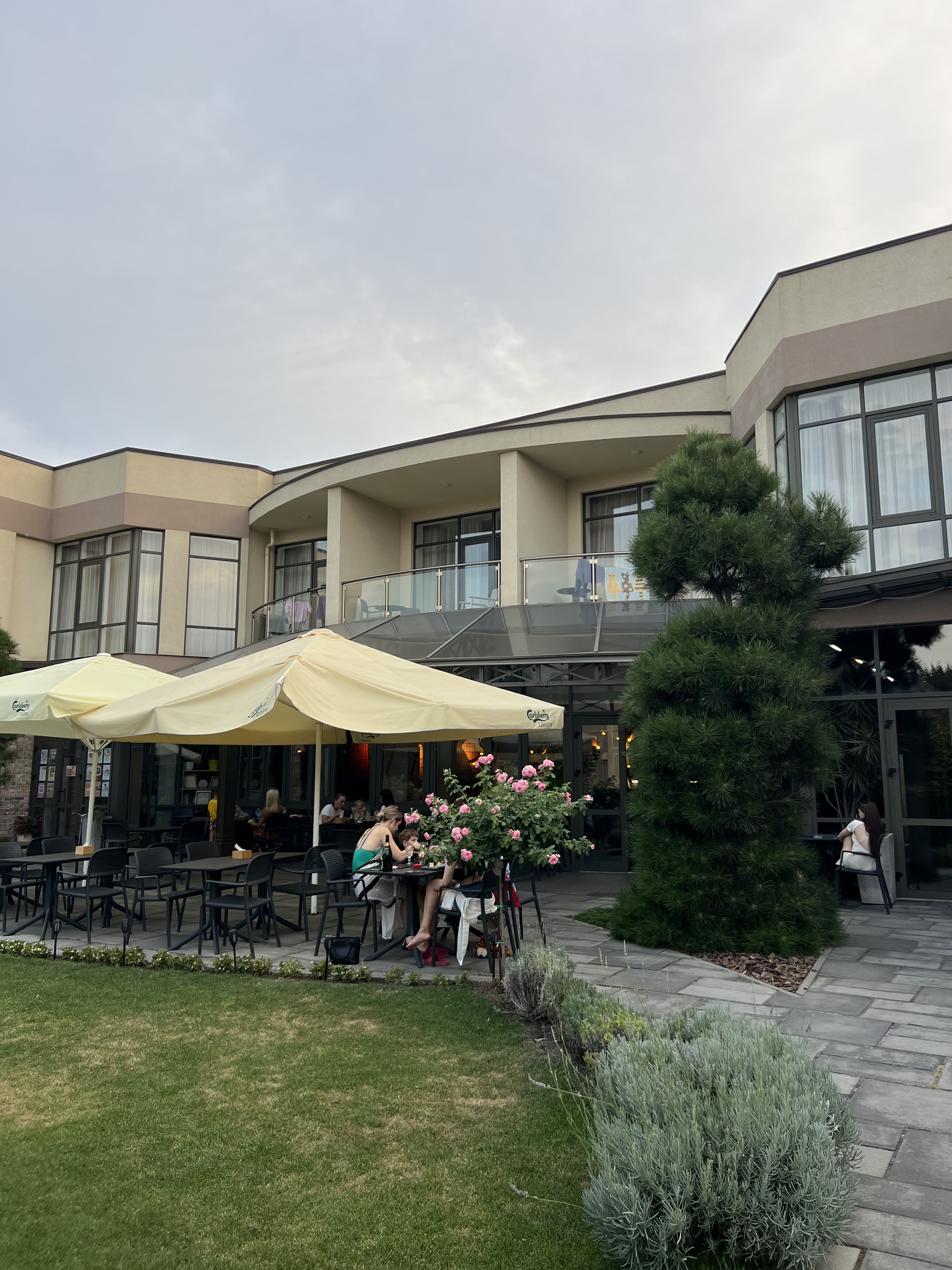 NAVI sushi bar image 5