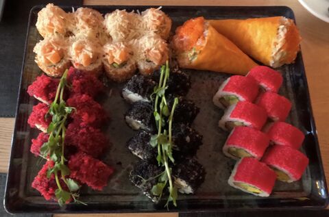 NAVI sushi bar image 7