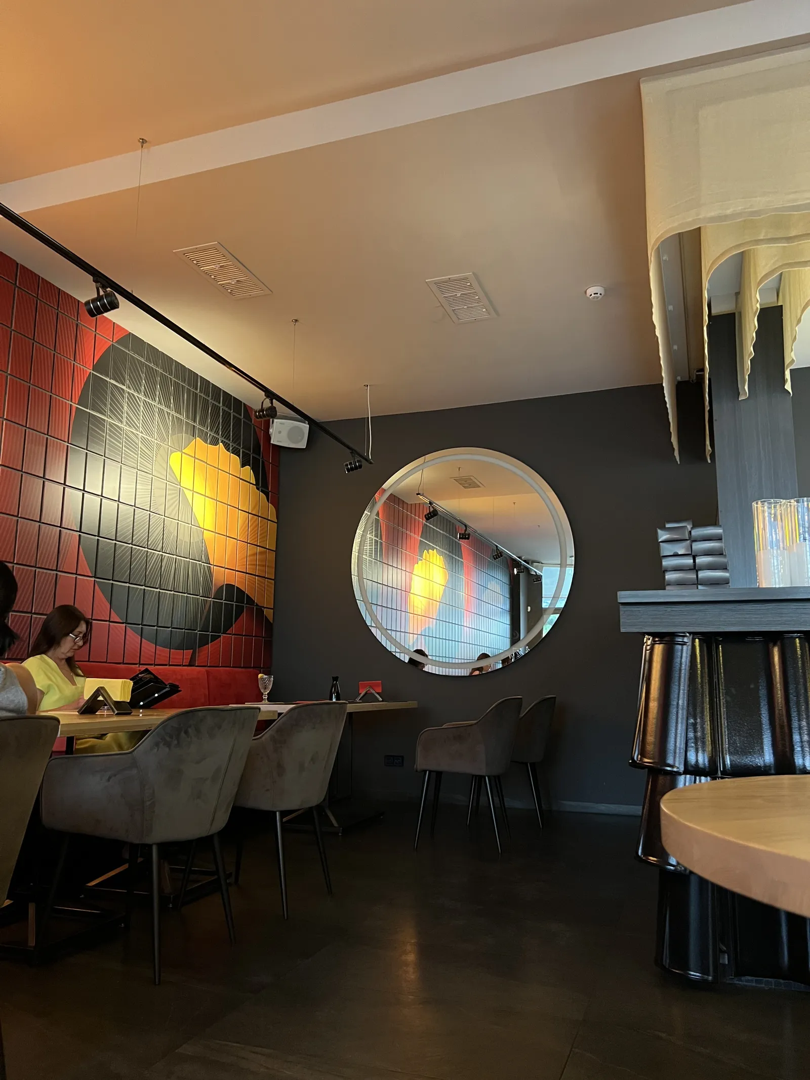 NAVI sushi bar image 9