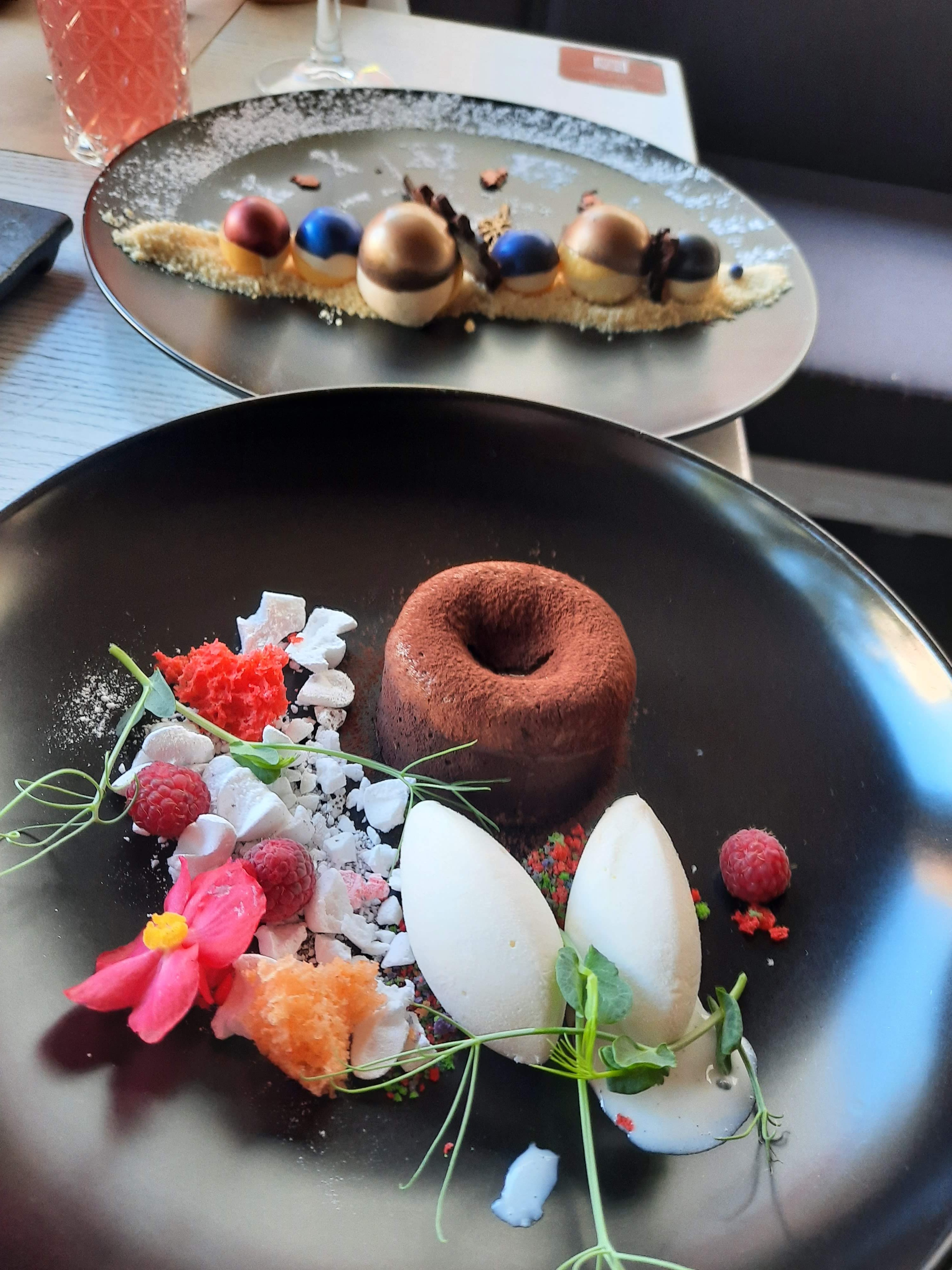 ЧАС Restaurant Distillery image 9