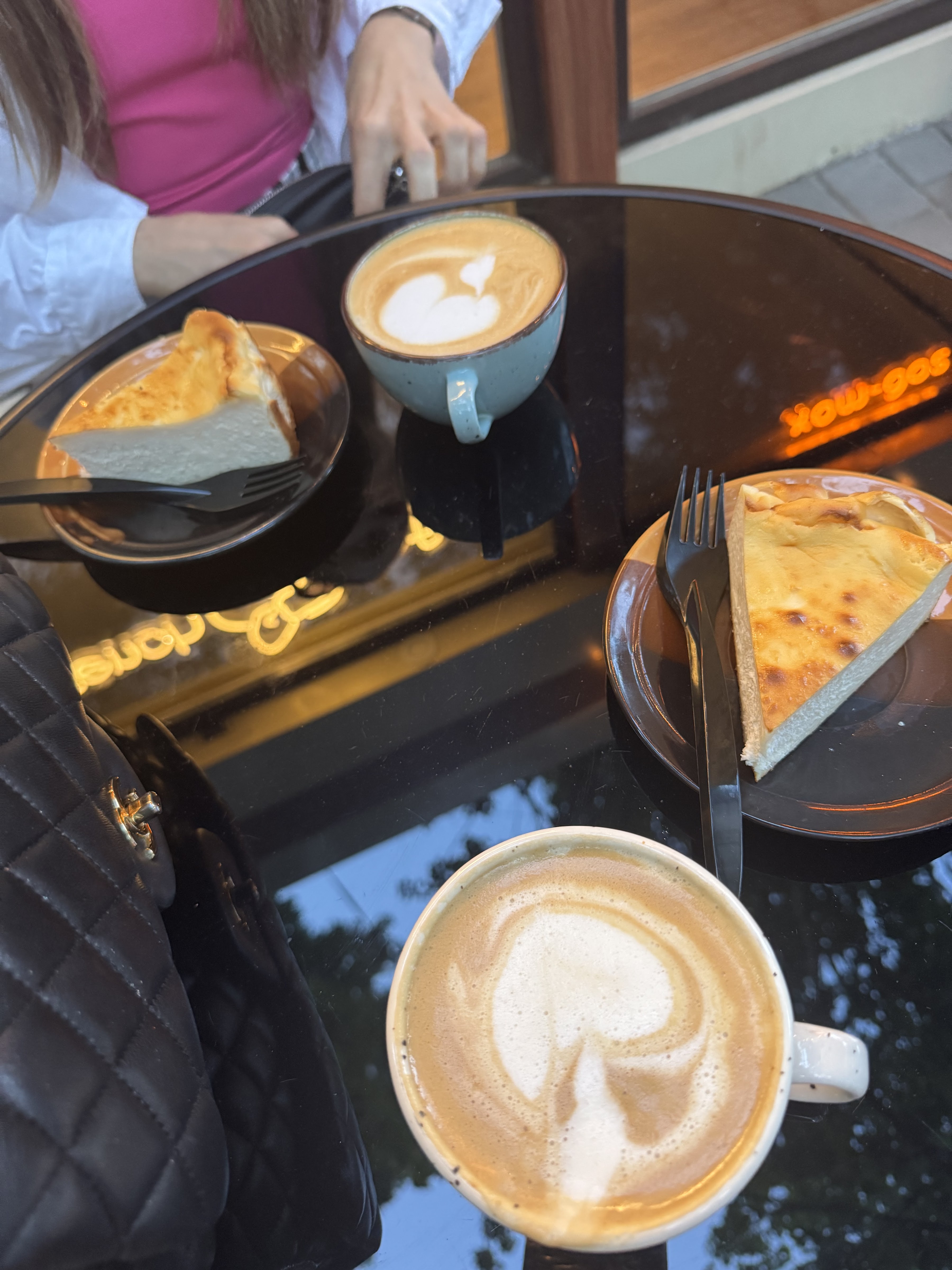 French Coffee & Pizza image 4