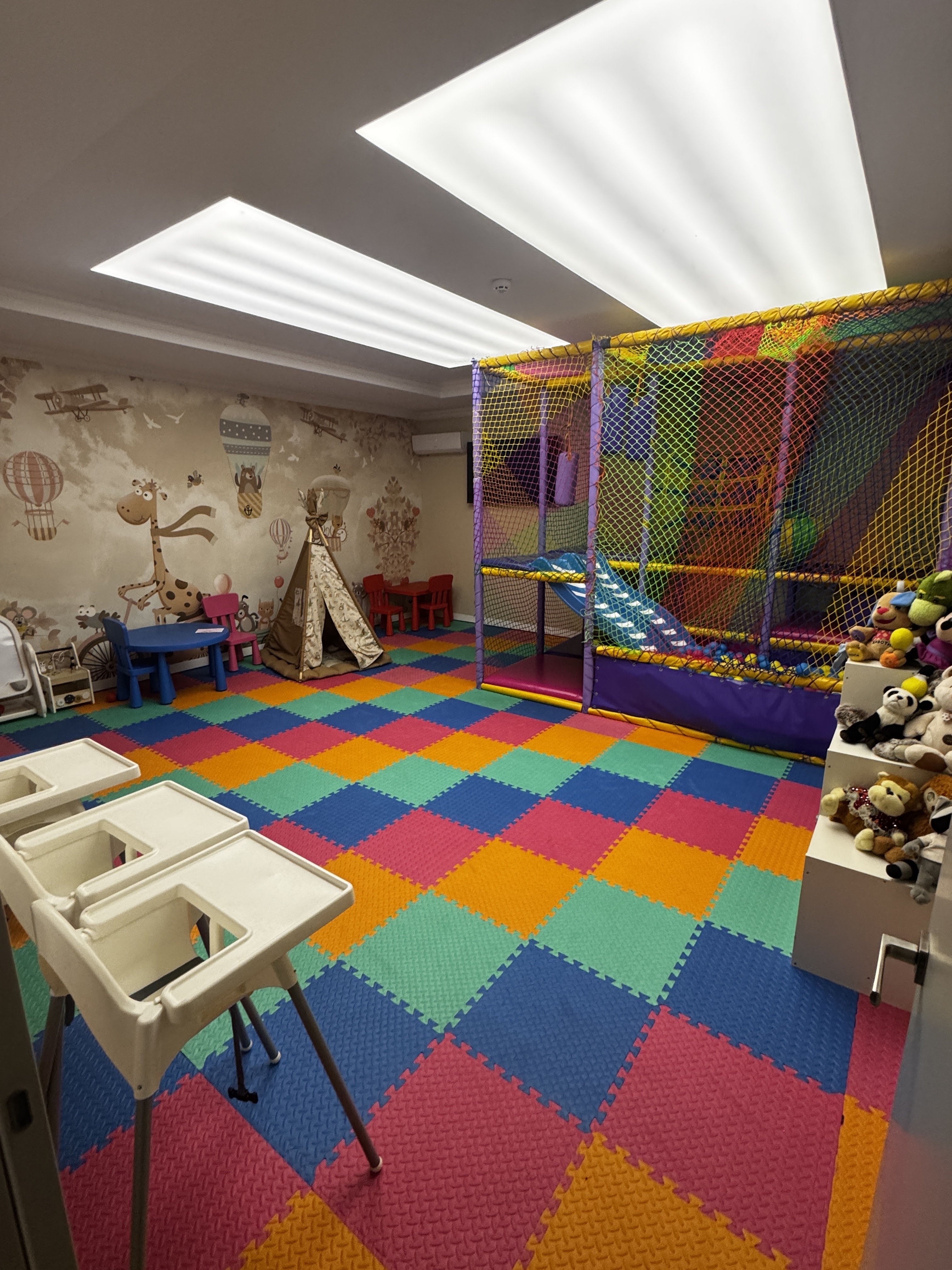 YAR Restaurant image 9