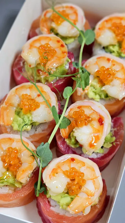 WOOF SUSHI image 2