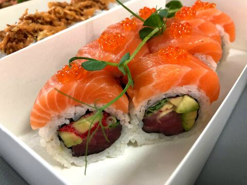 WOOF SUSHI image 6