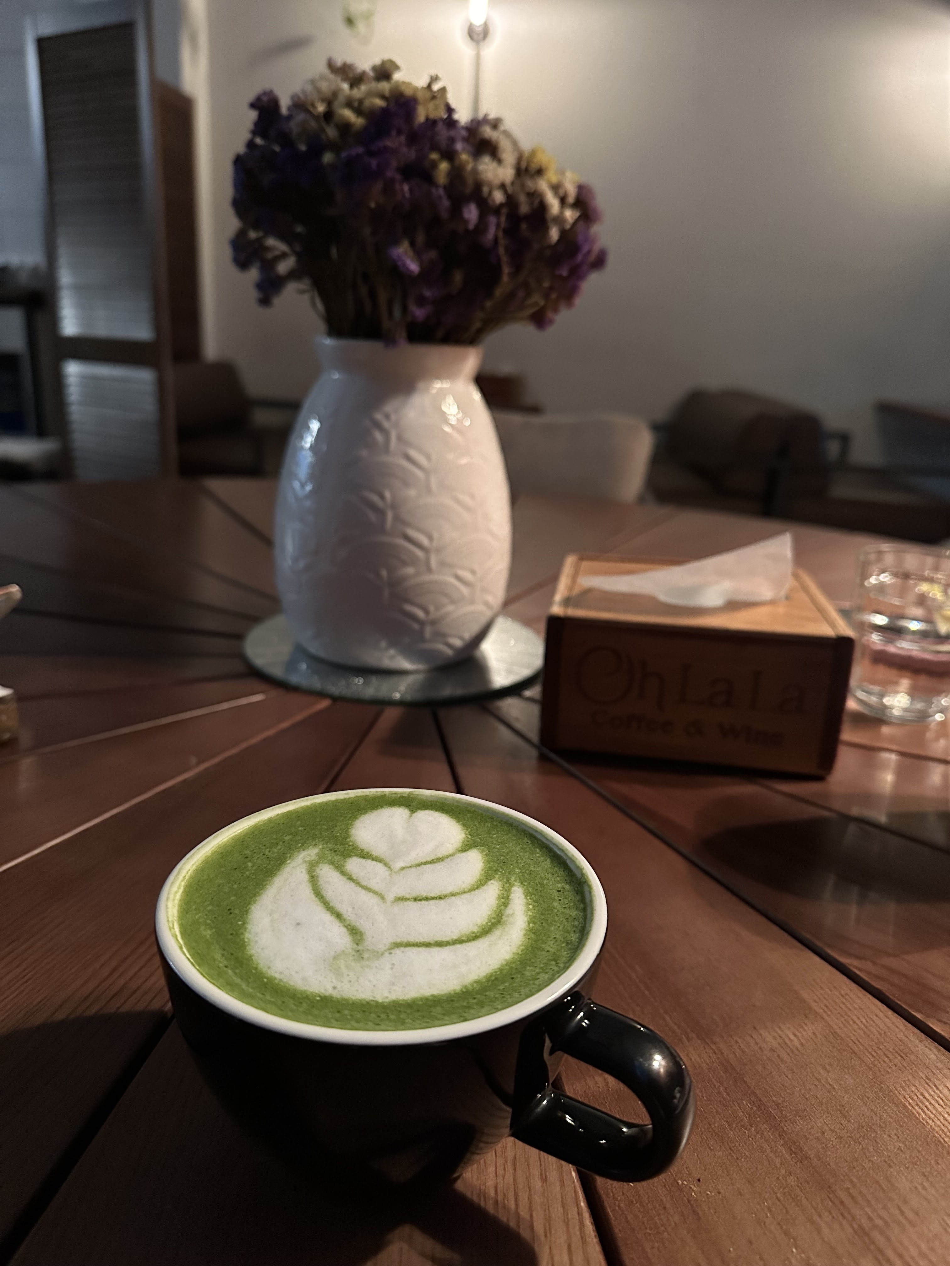 Ohlala coffee & wine image 9