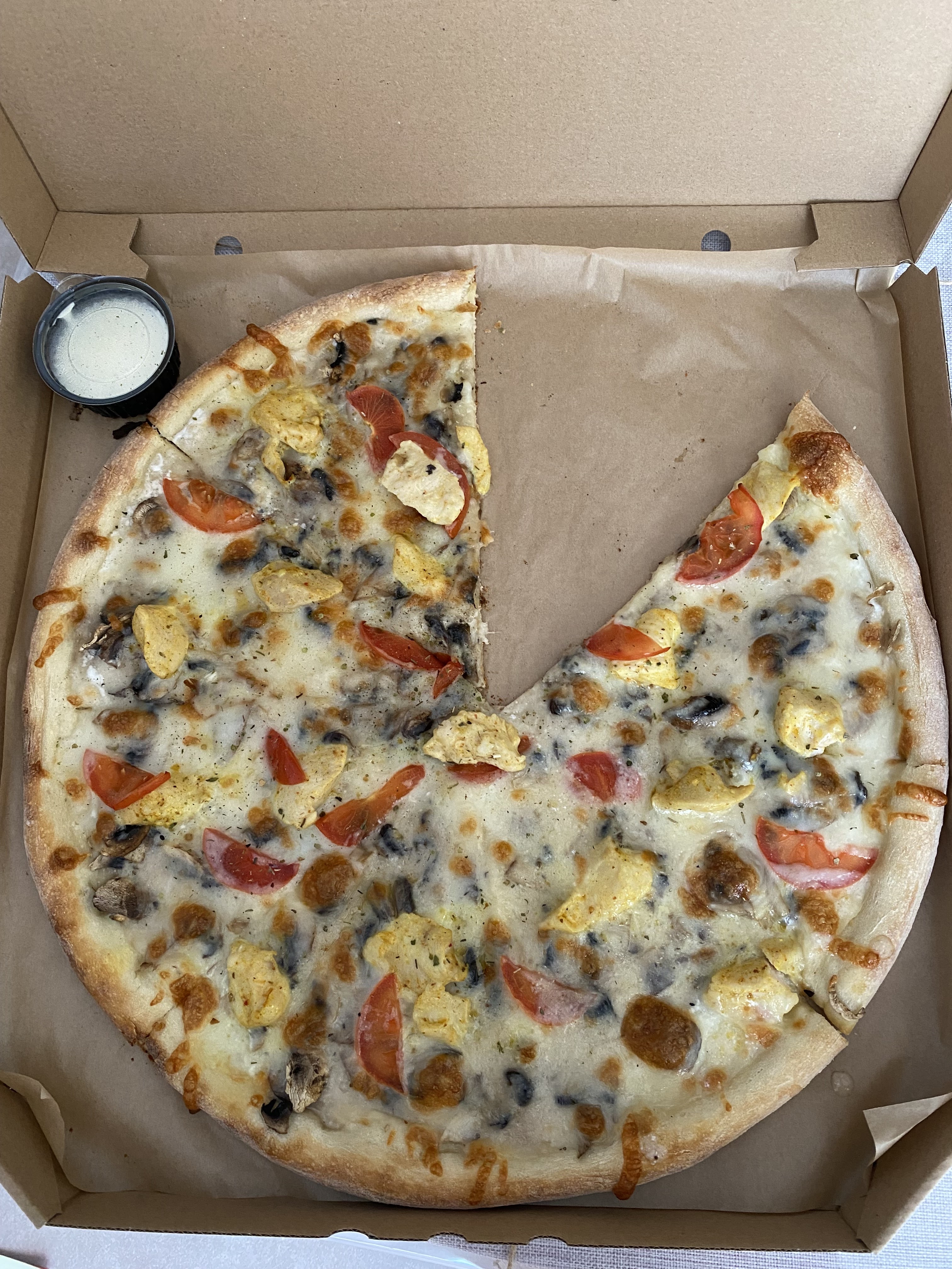 Maxi Pizza & Sushi image 7