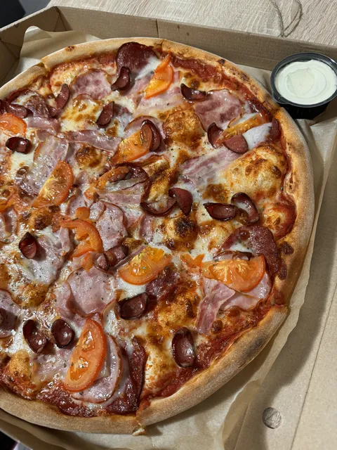 Maxi Pizza & Sushi image 8