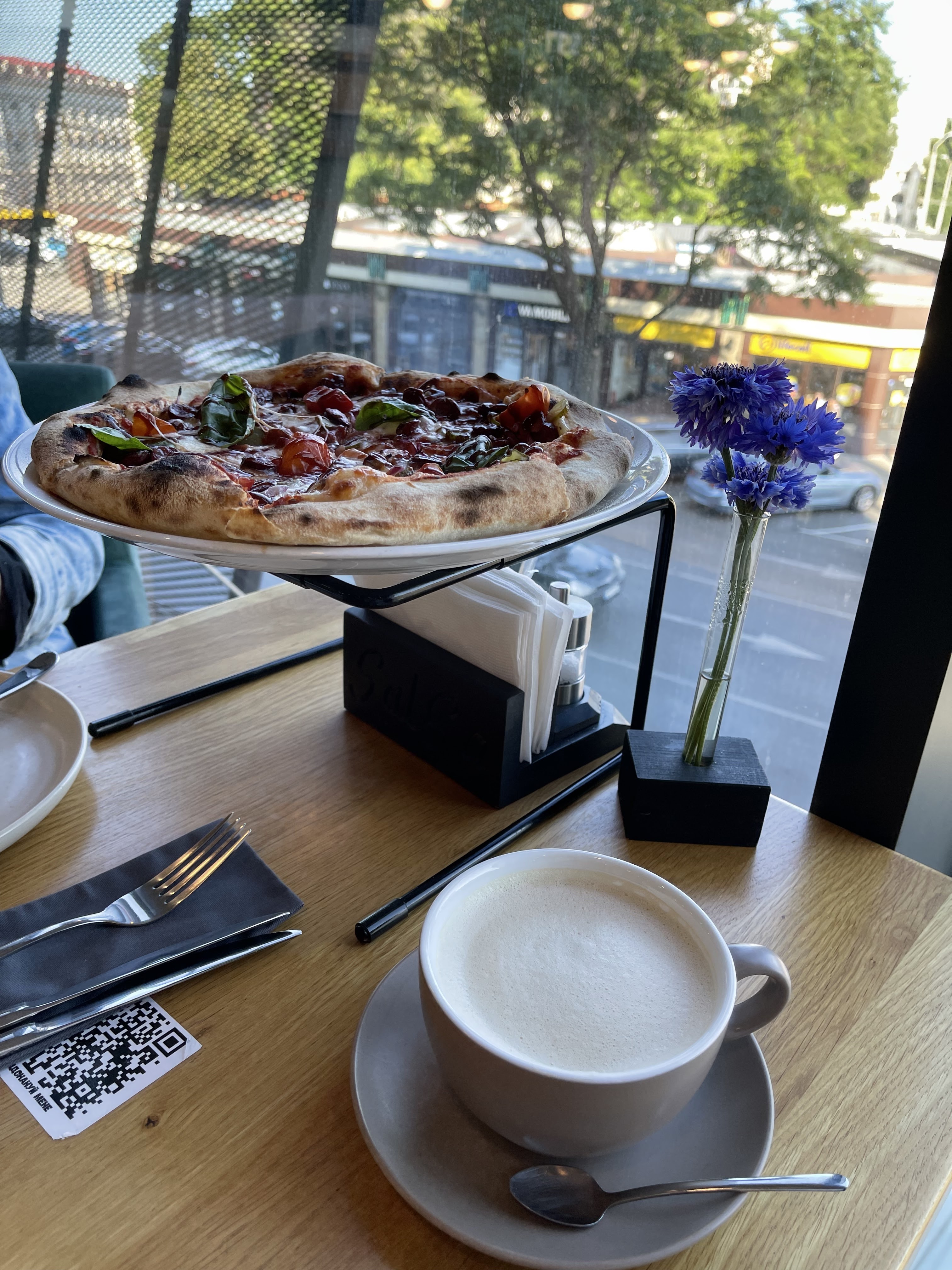 SalSa pizza & pasta image 9