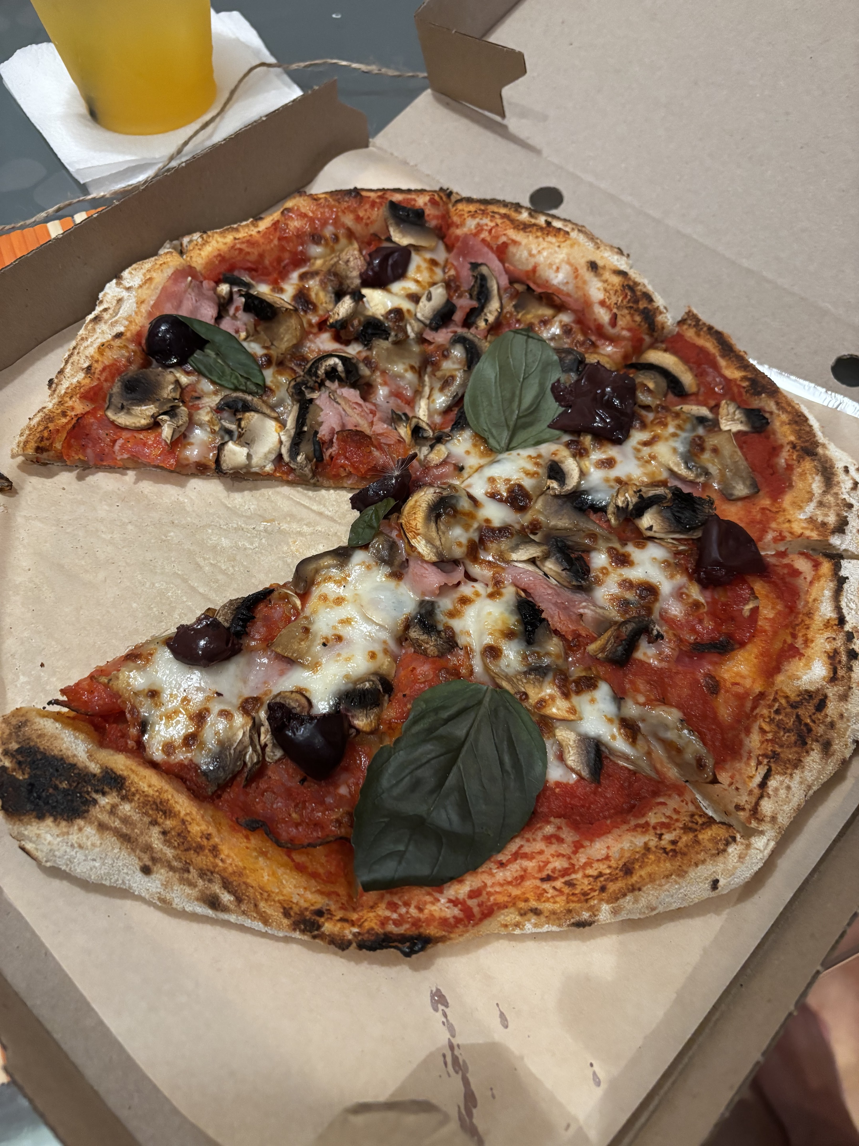 Cipolle Pizza Bar image 5