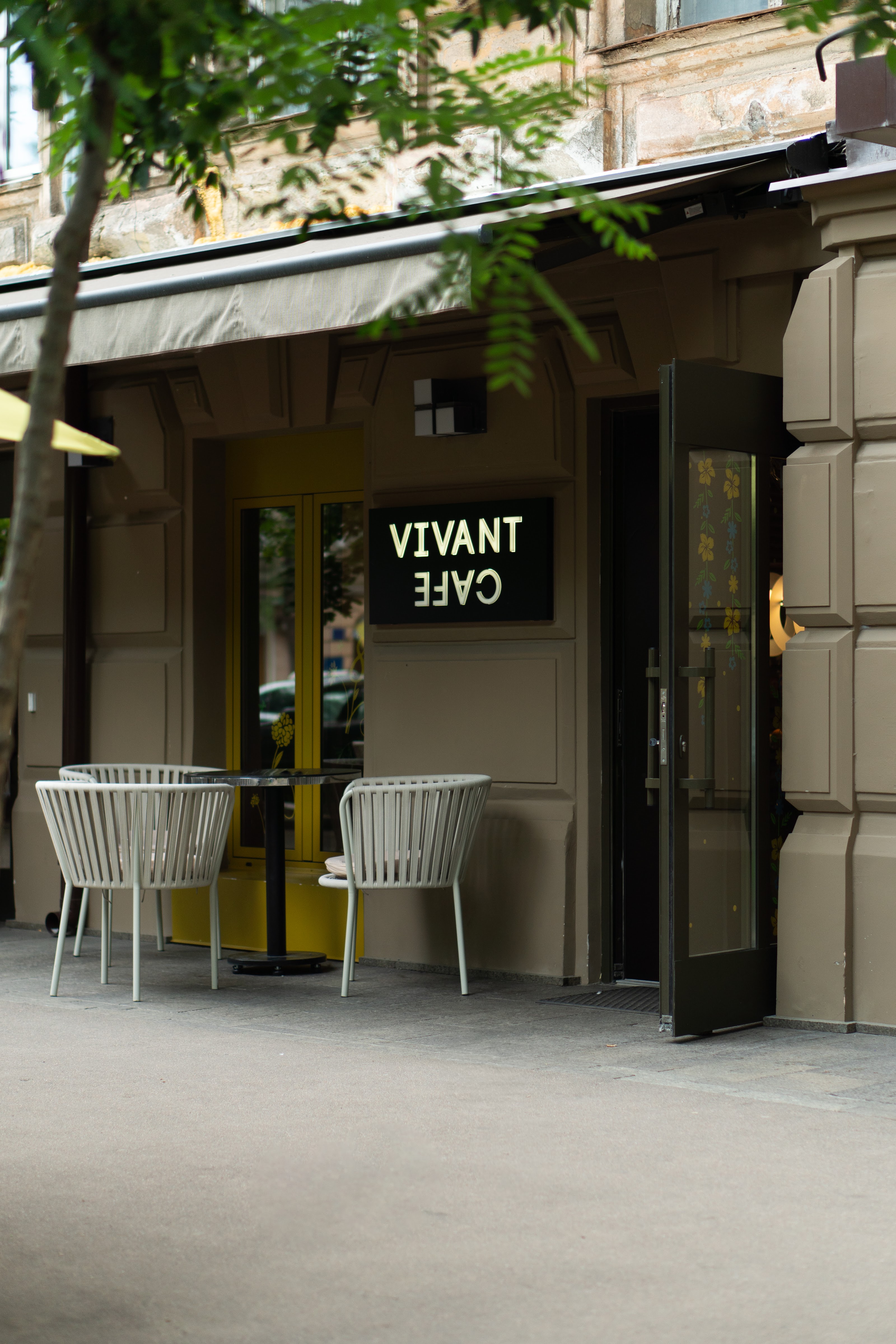 Vivant Cafe image 7