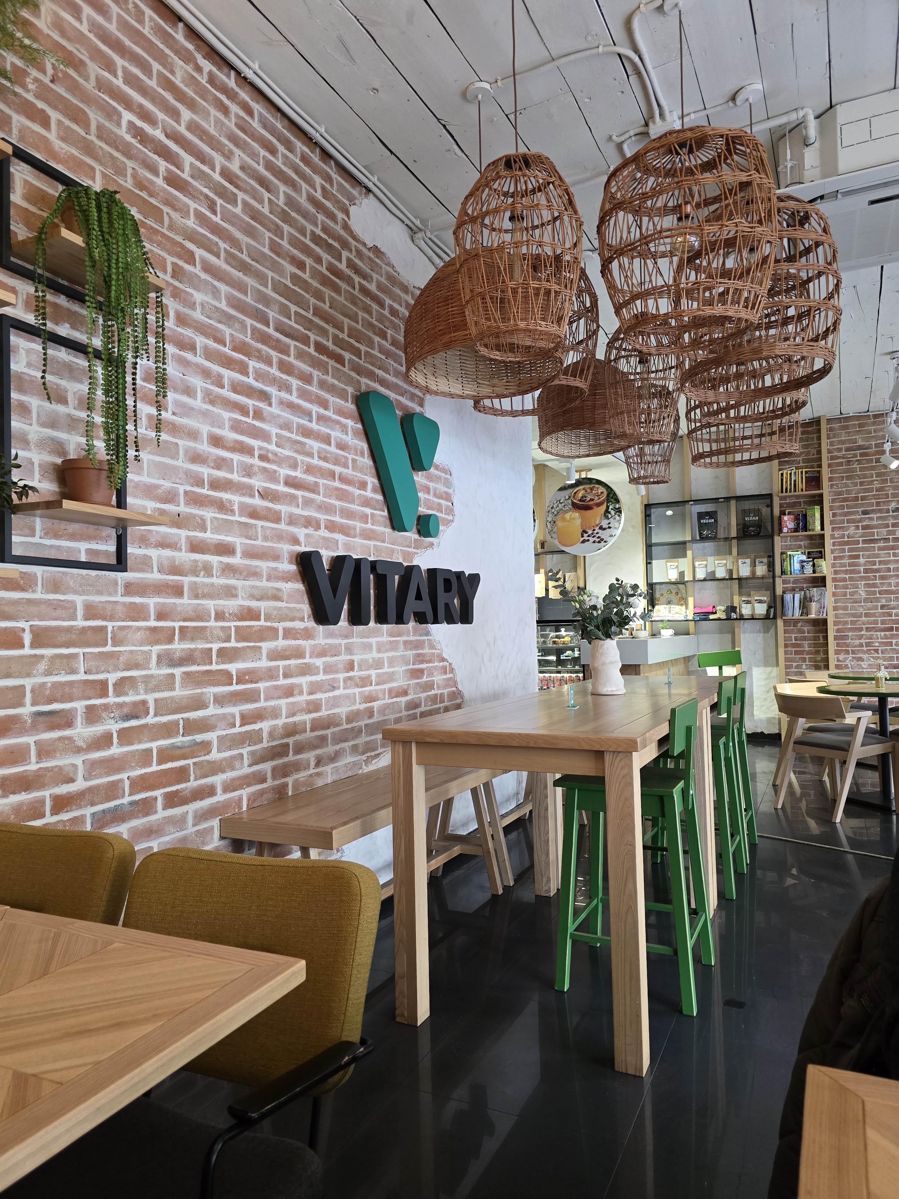 VITARY vegan&healthy cafe image 3