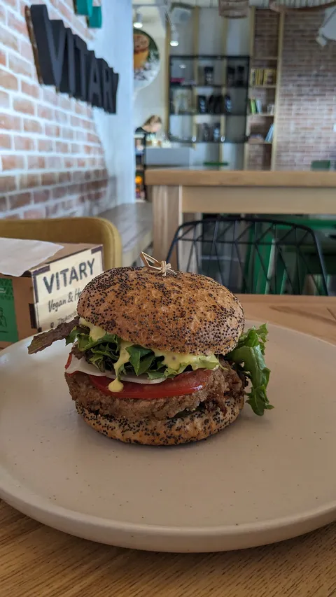 VITARY vegan&healthy cafe image 4