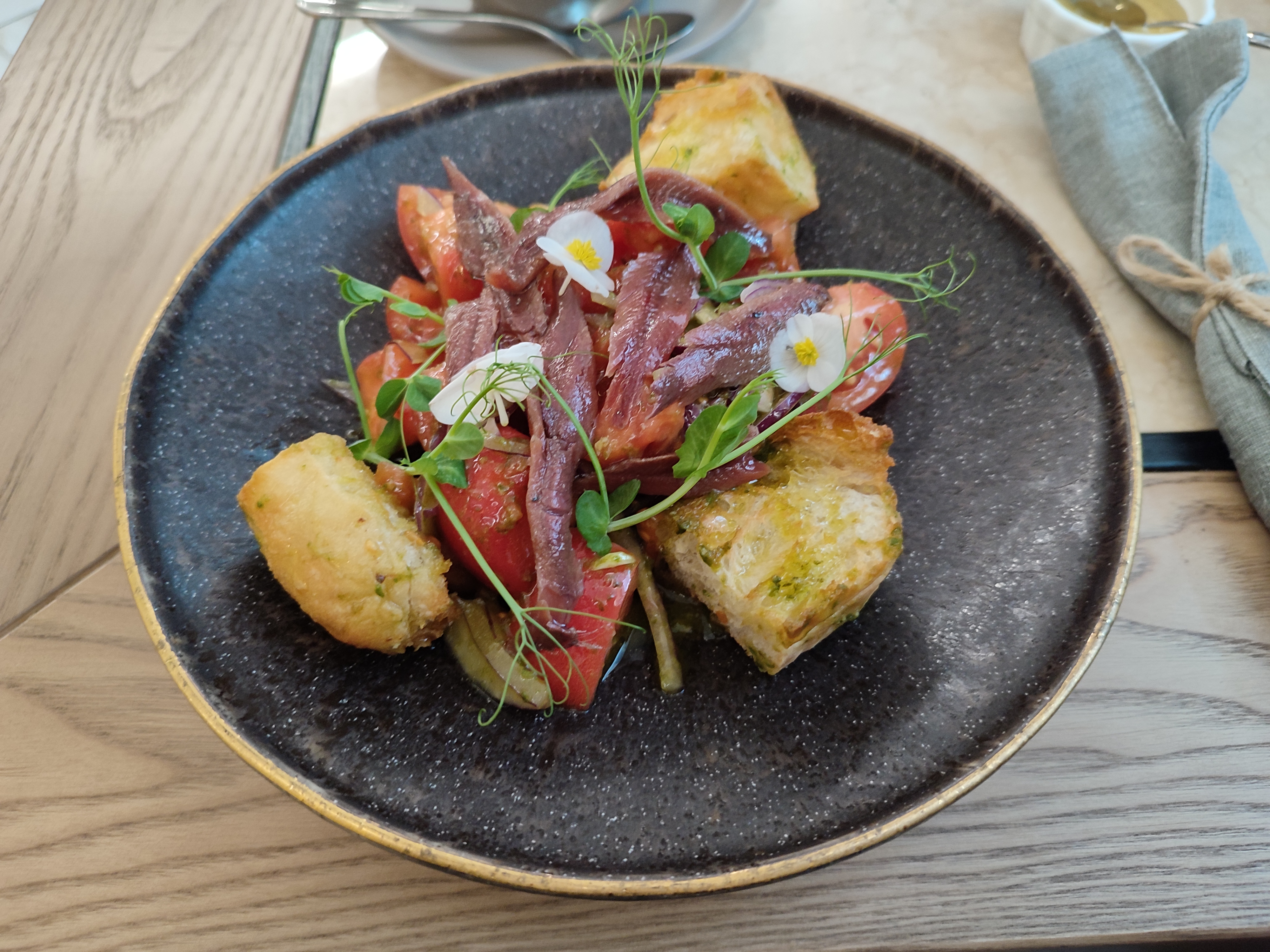 Babel Gardens image 6