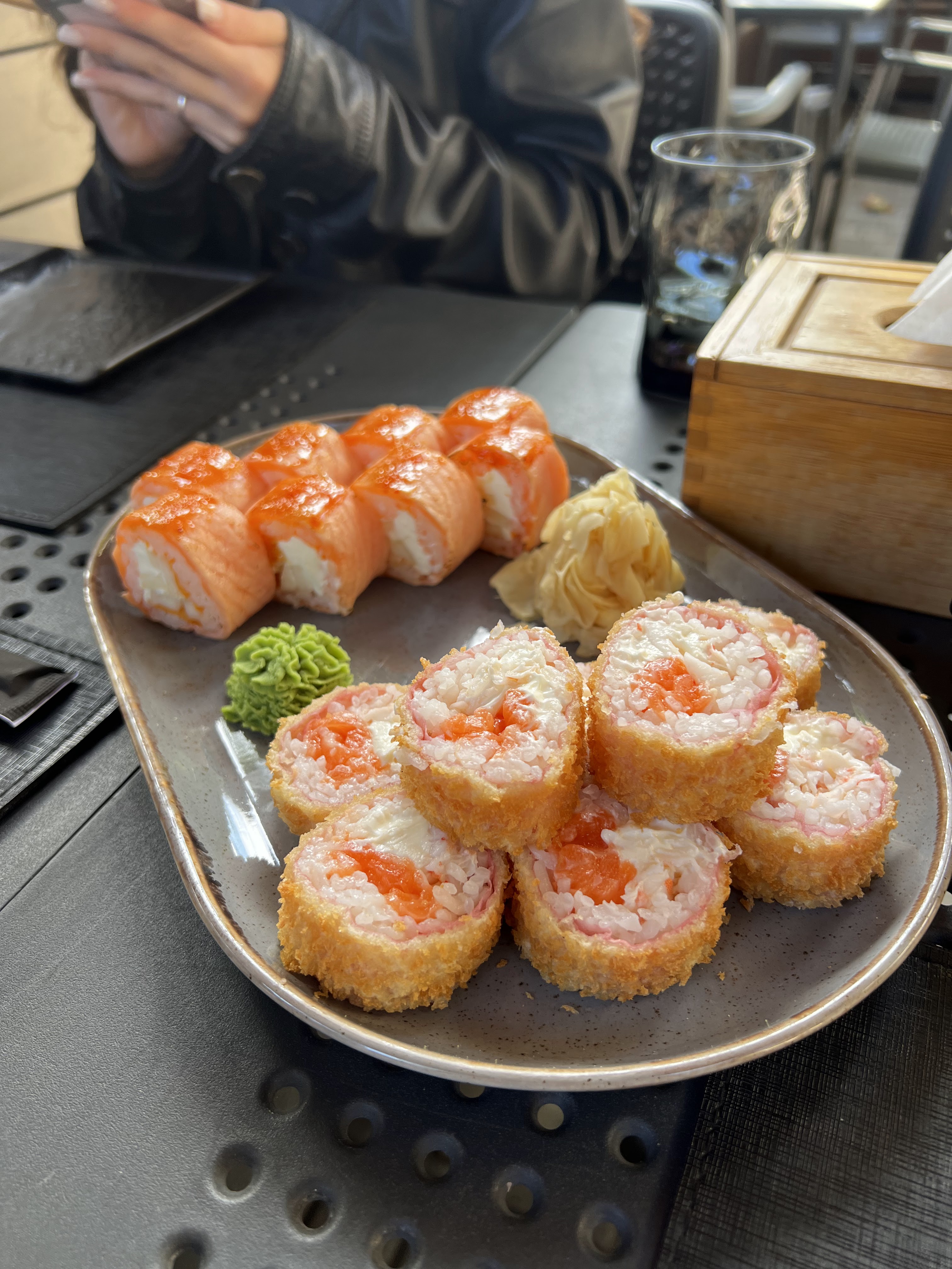 NAVI sushi bar image 3