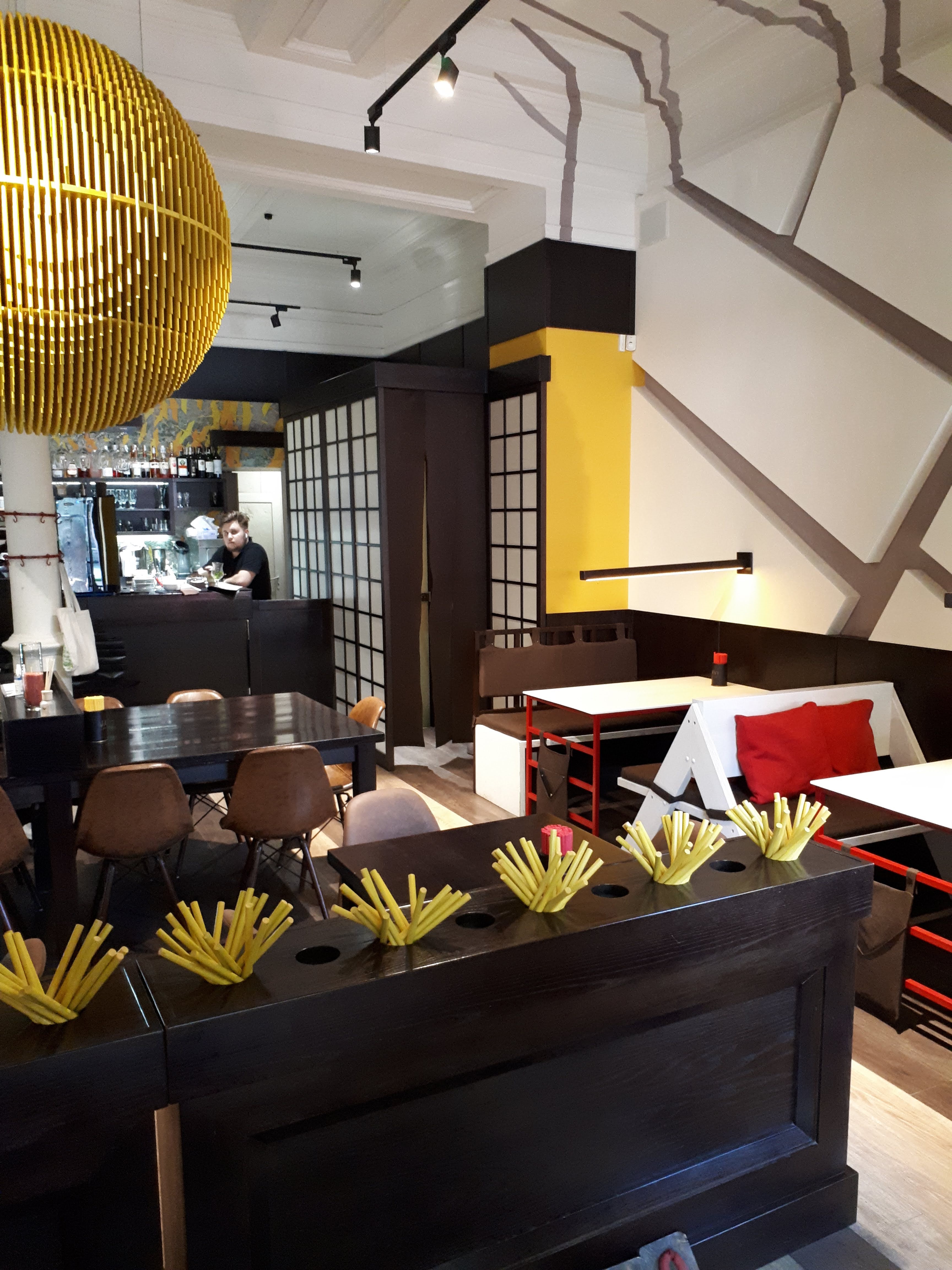 NAVI sushi bar image 7