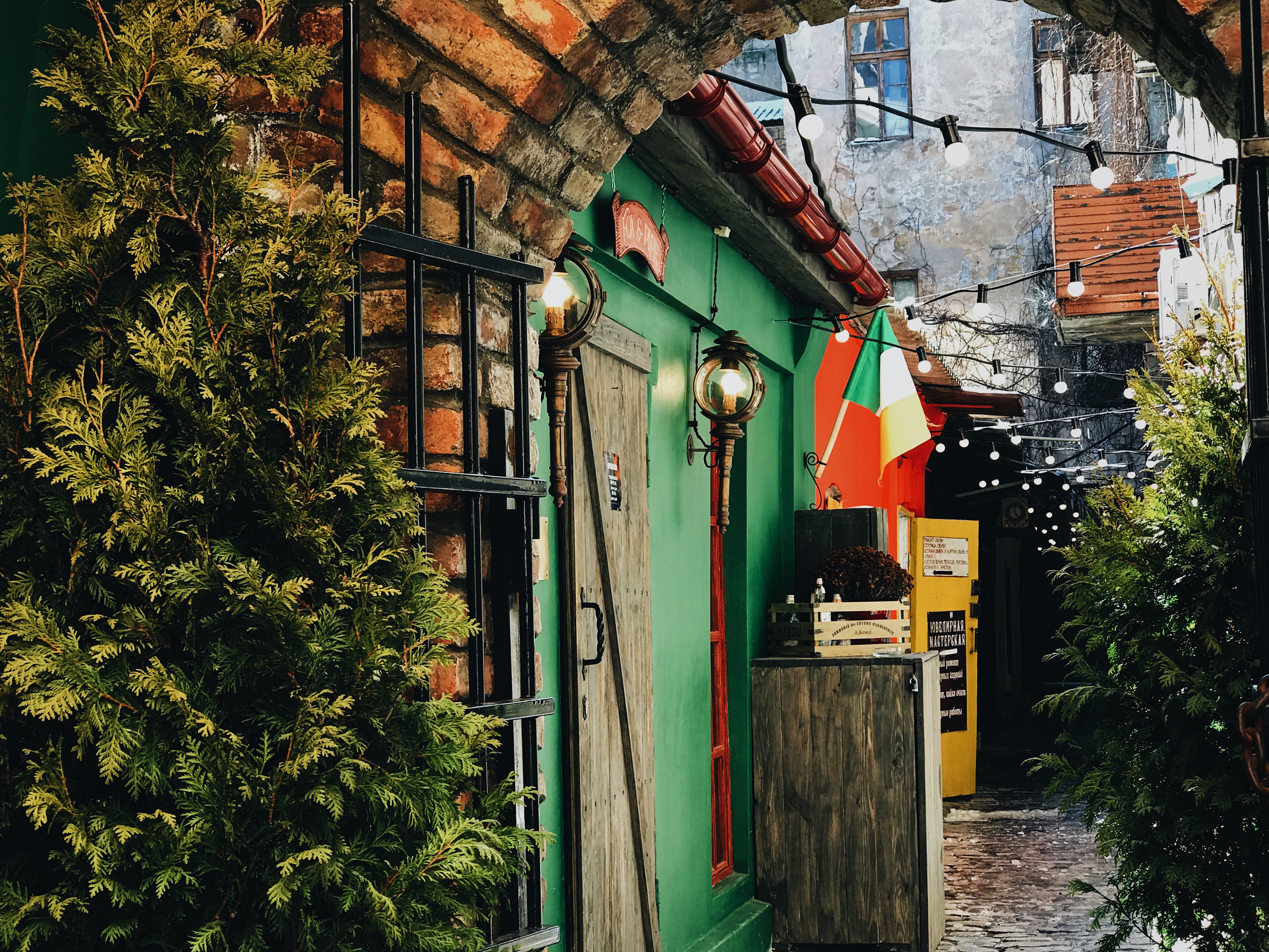 Fox & Pipe - Irish pub image 1