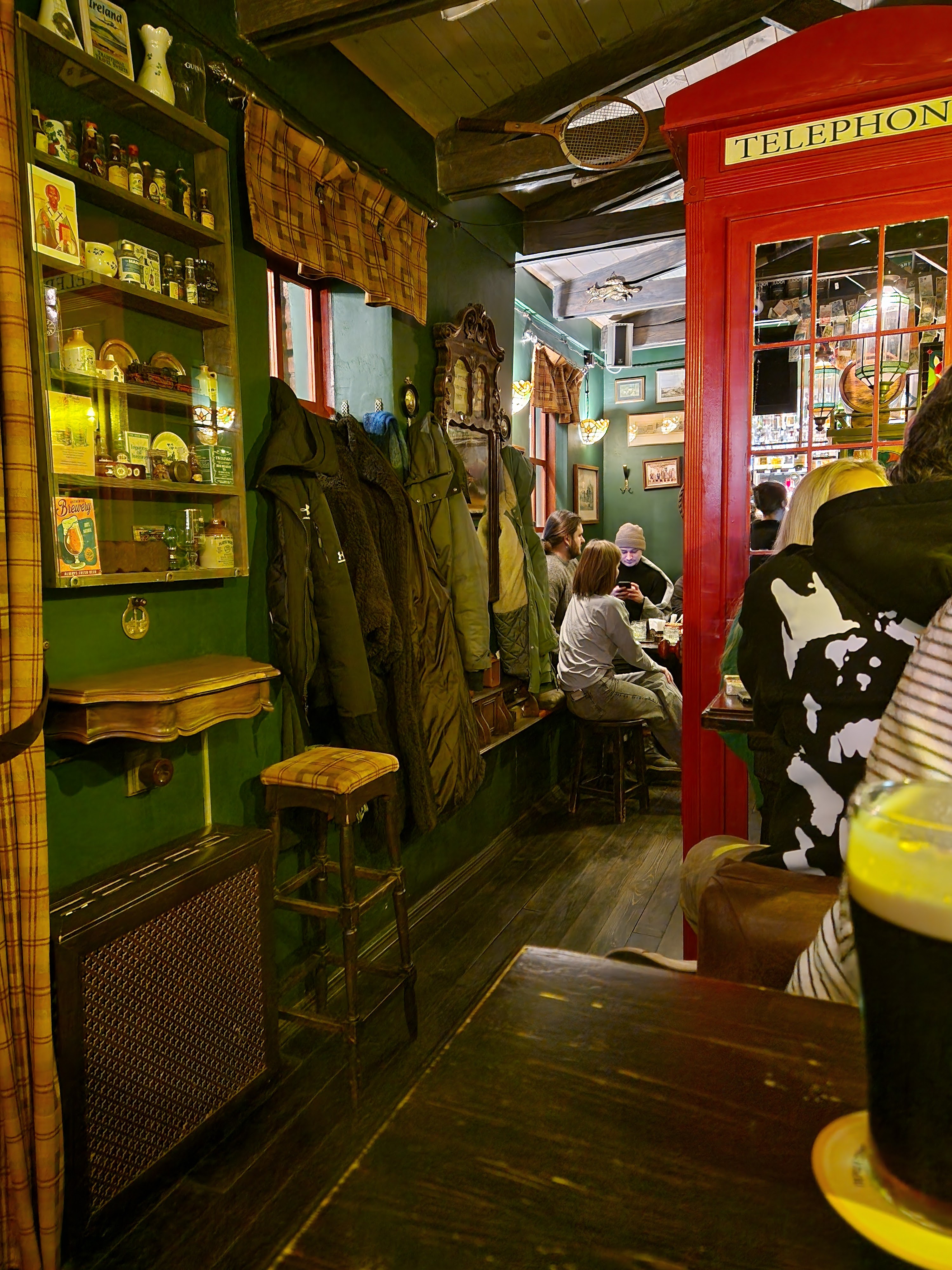 Fox & Pipe - Irish pub image 5