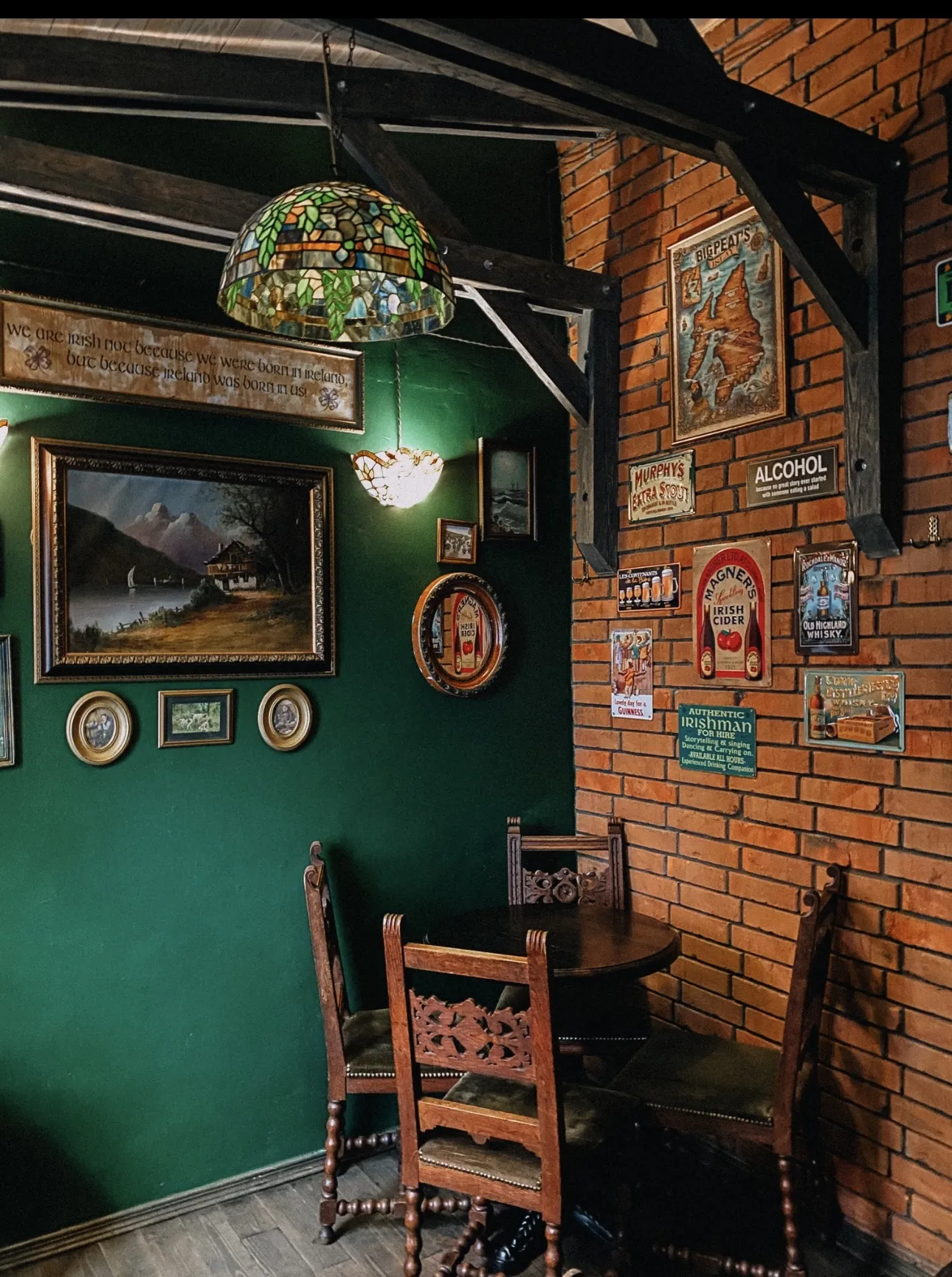Fox & Pipe - Irish pub image 7