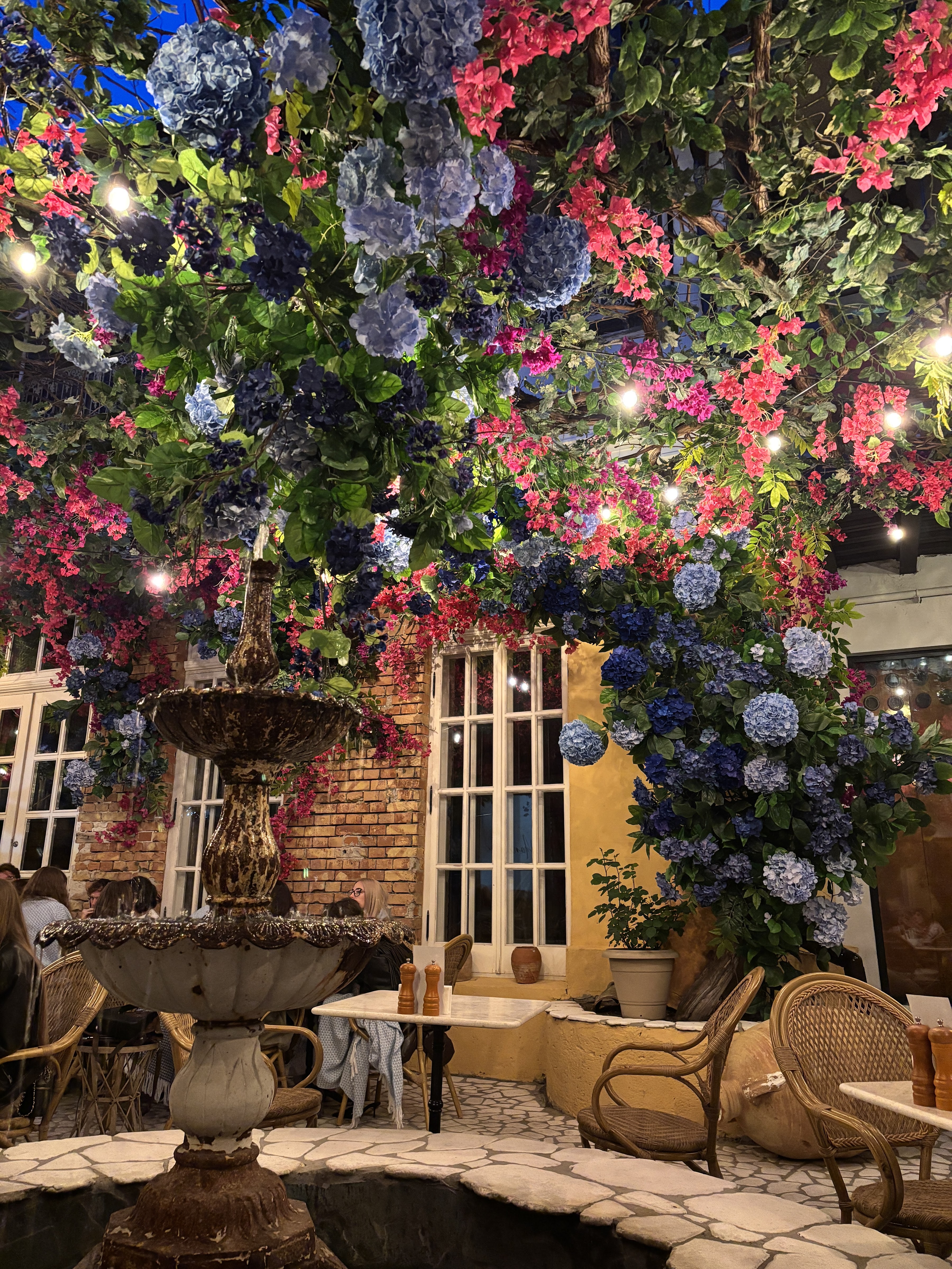 Nikos Greek Bistro image 4