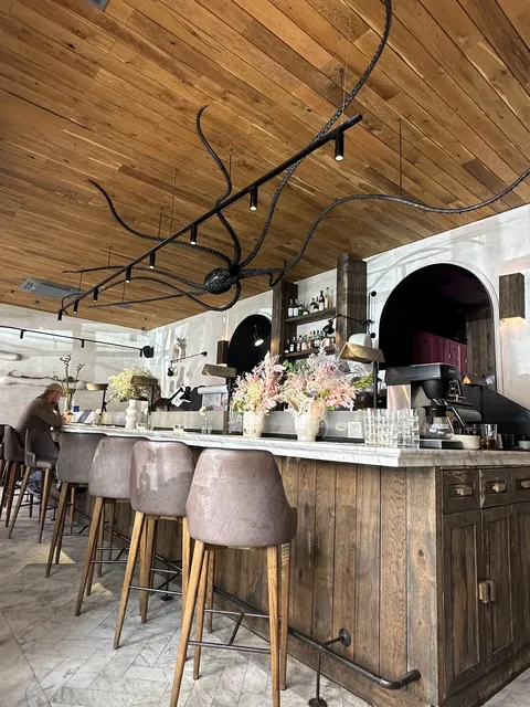 SUKE bistro image 6