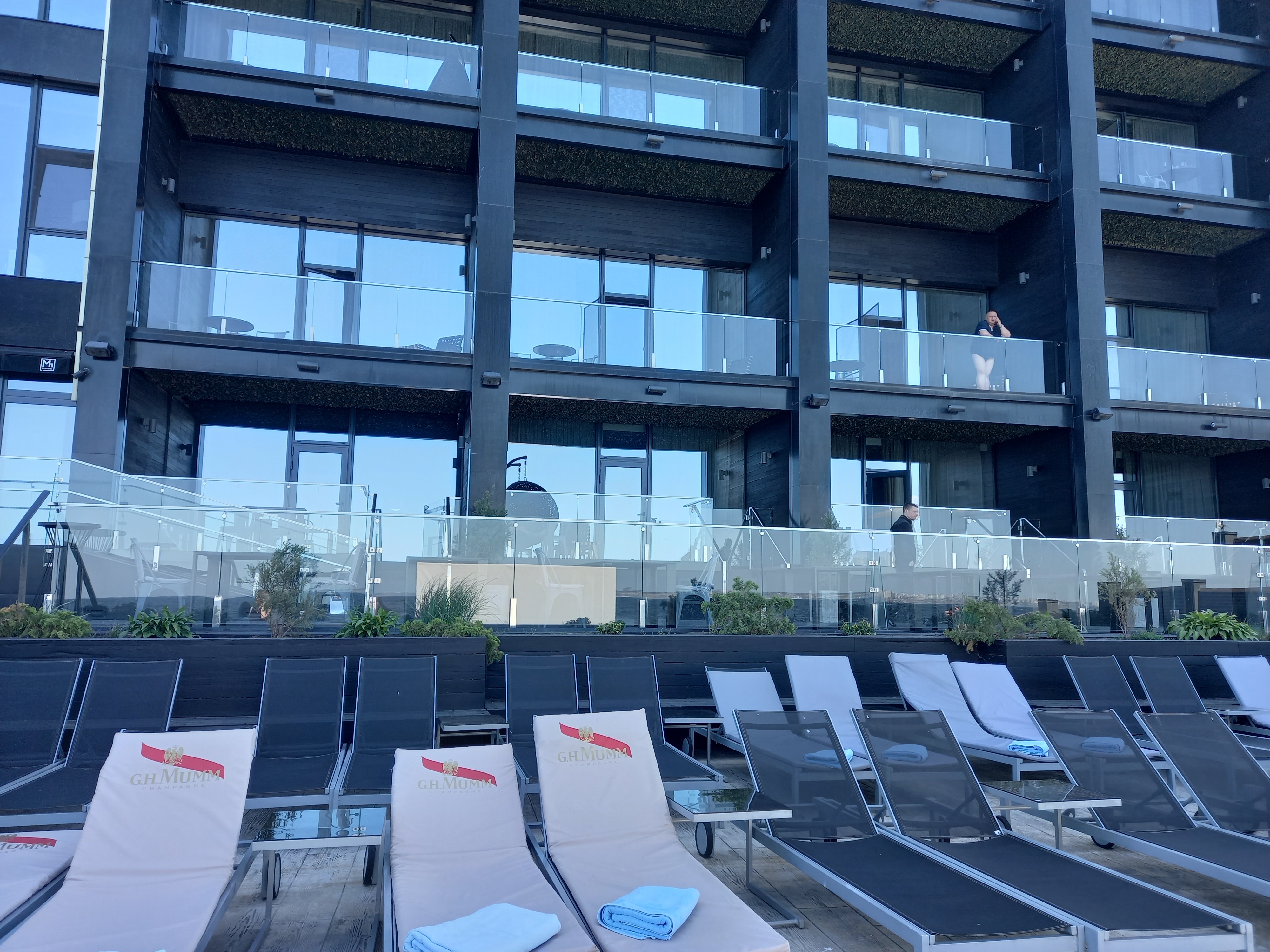 P1 Prosecco Bar image 7