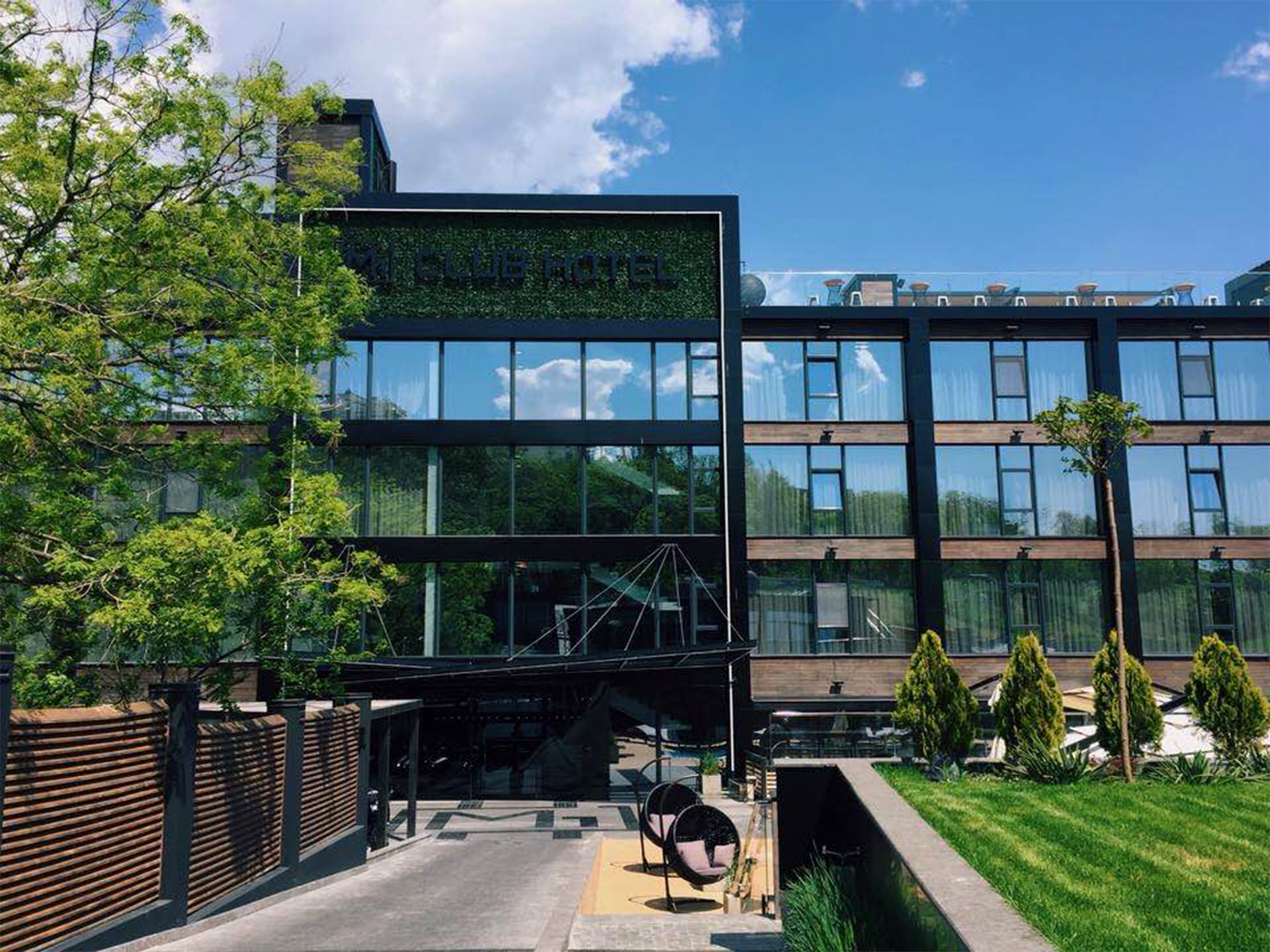 R1 restaurant image 5