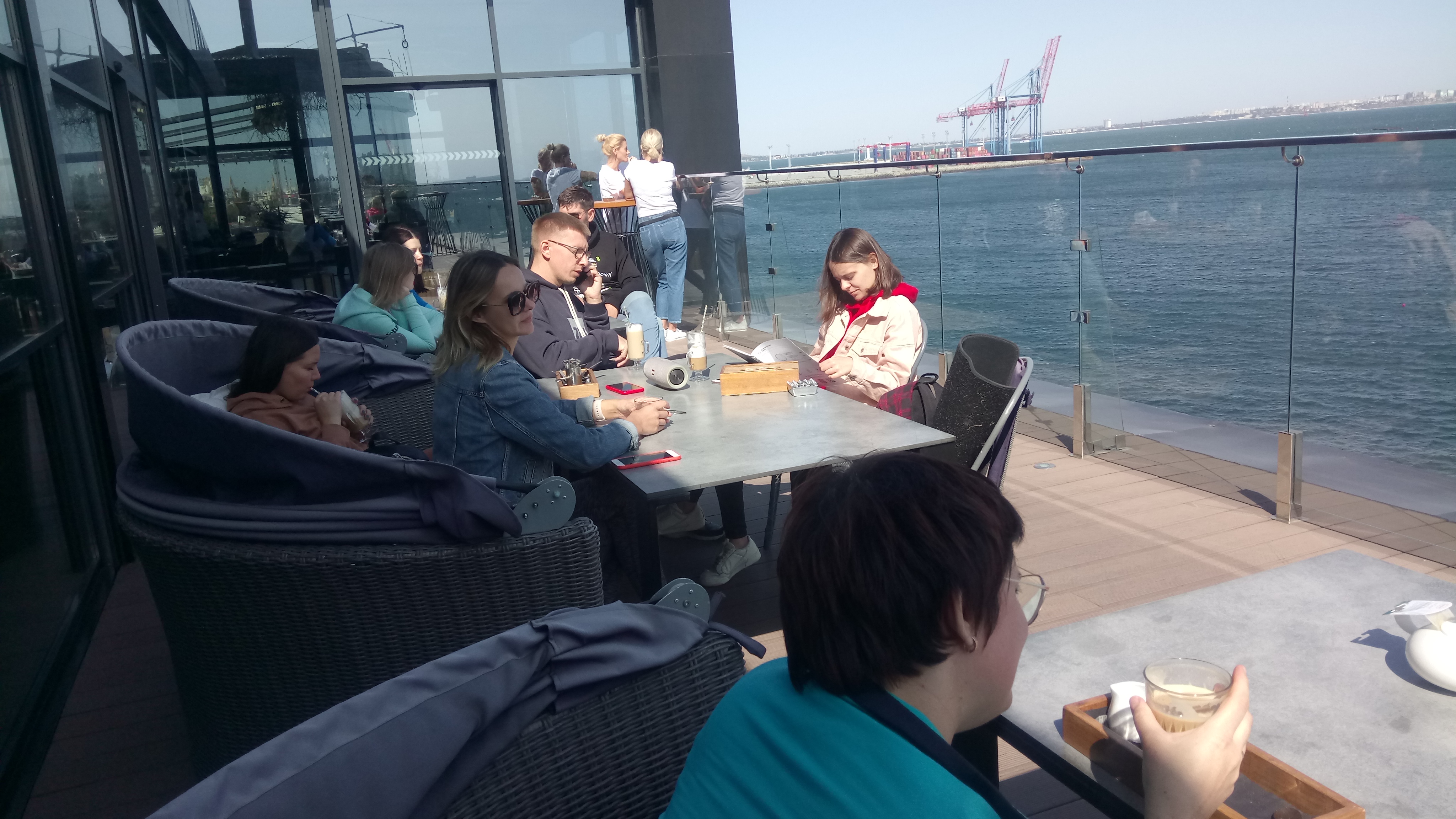 R1 restaurant image 8