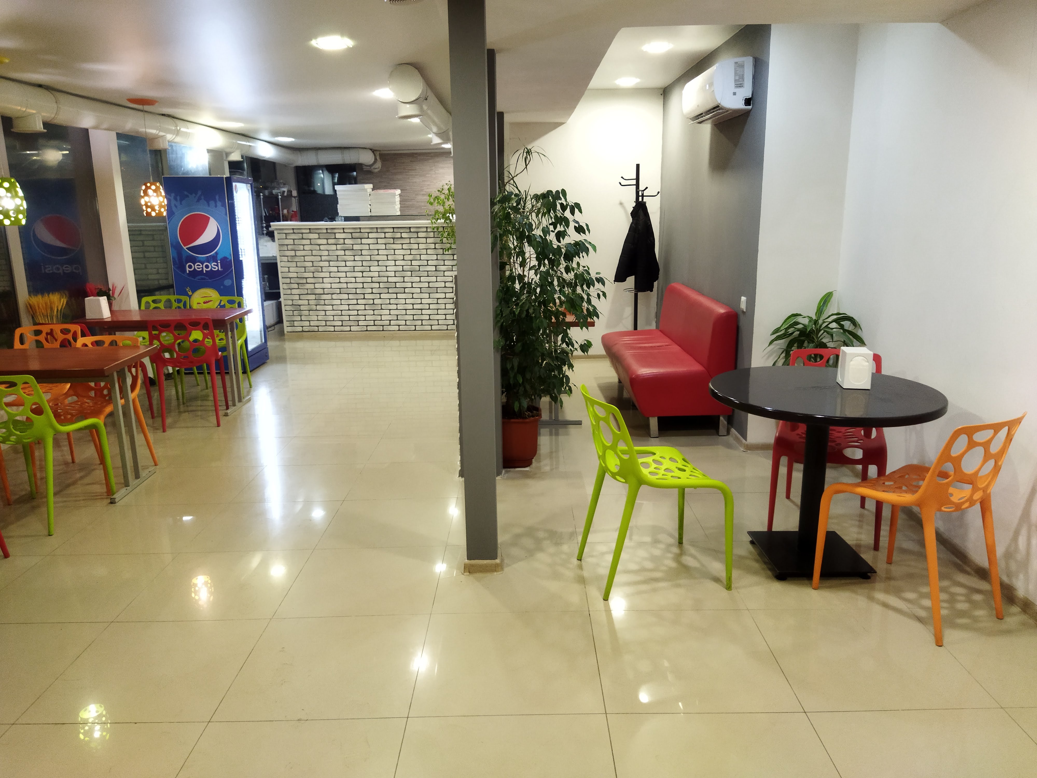 StarPizzaCafe image 4