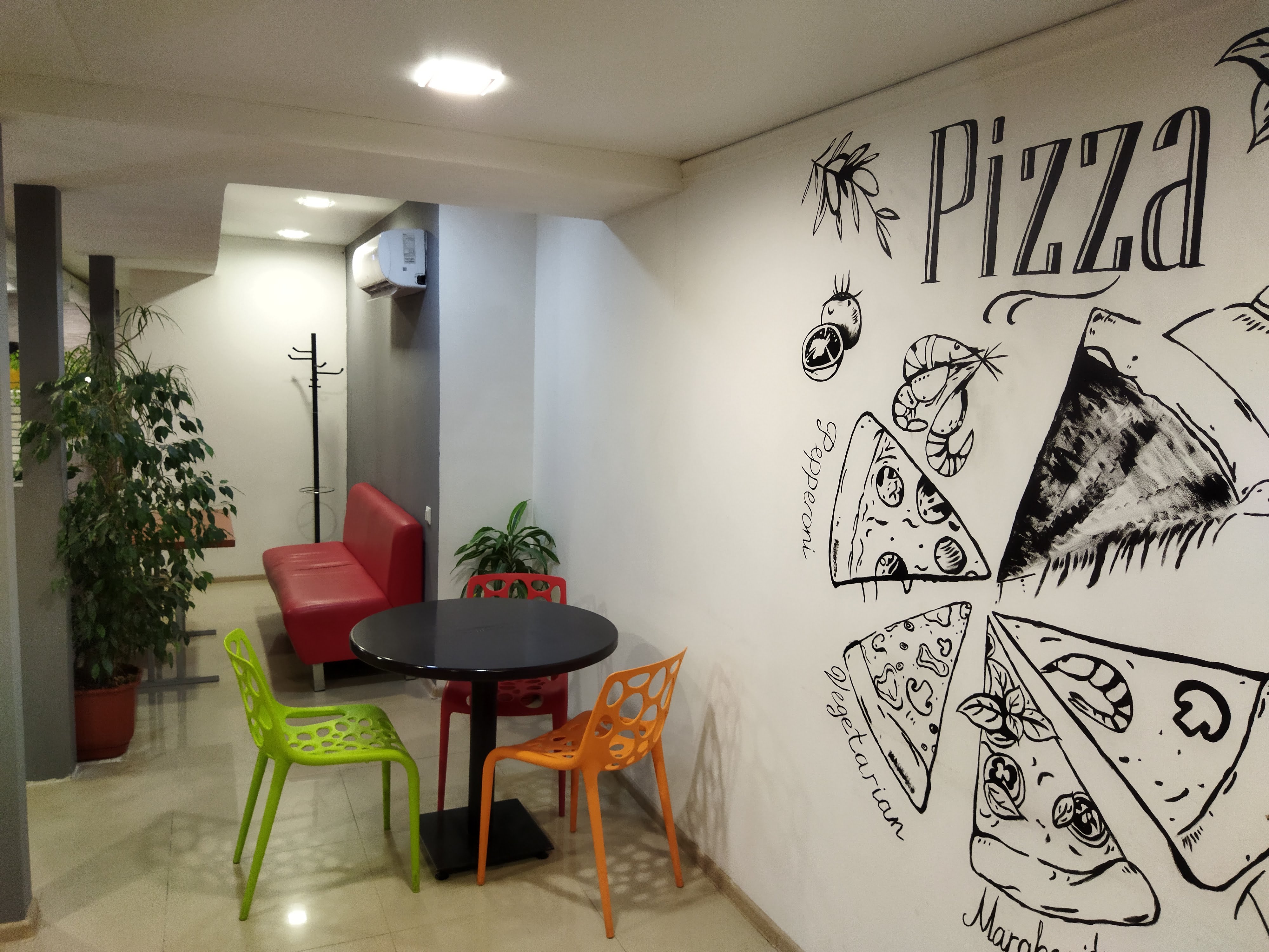 StarPizzaCafe image 6