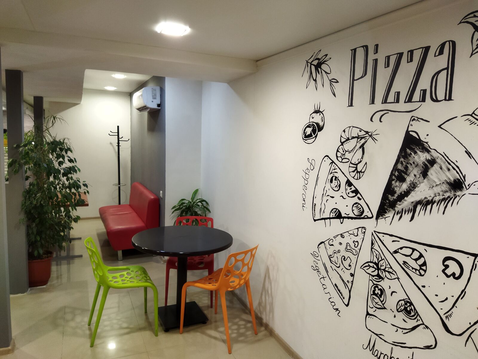 StarPizzaCafe image 6