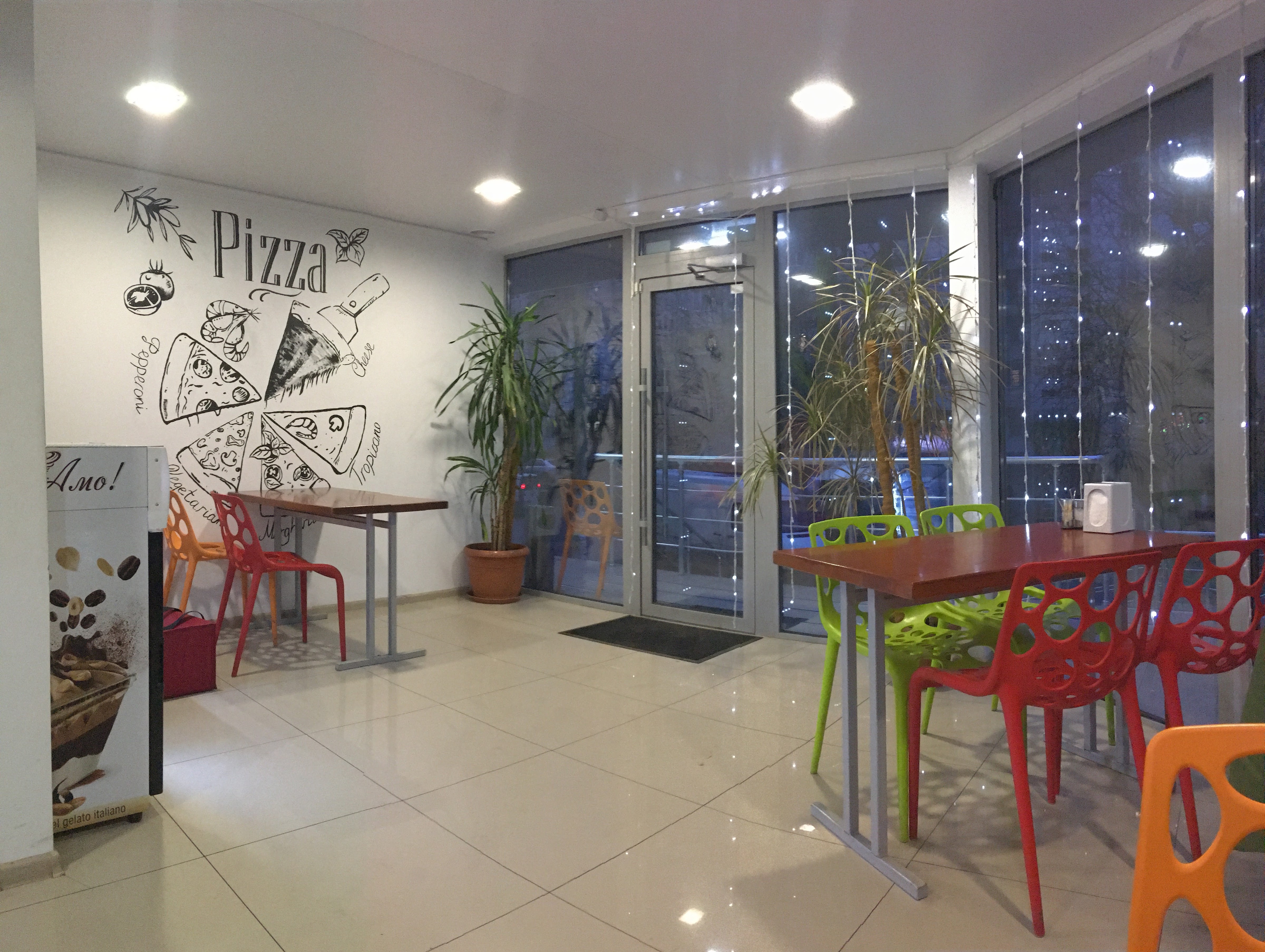 StarPizzaCafe image 8