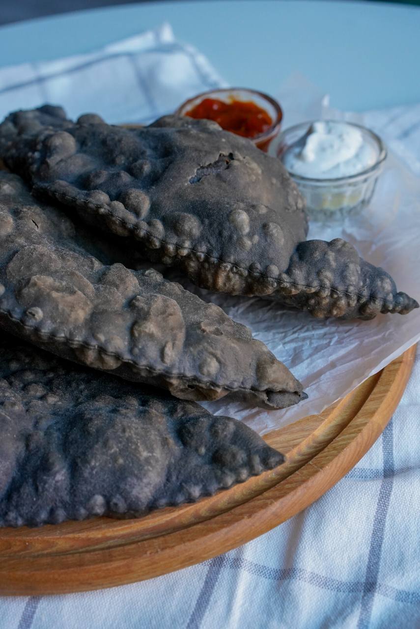 Перший чебуречний гастро-паб Green House image 2