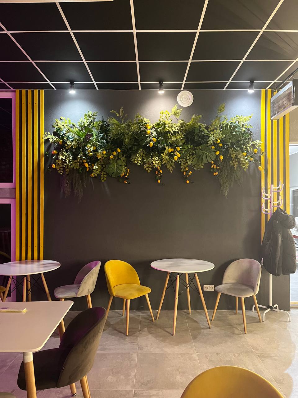 Перший чебуречний гастро-паб Green House image 6