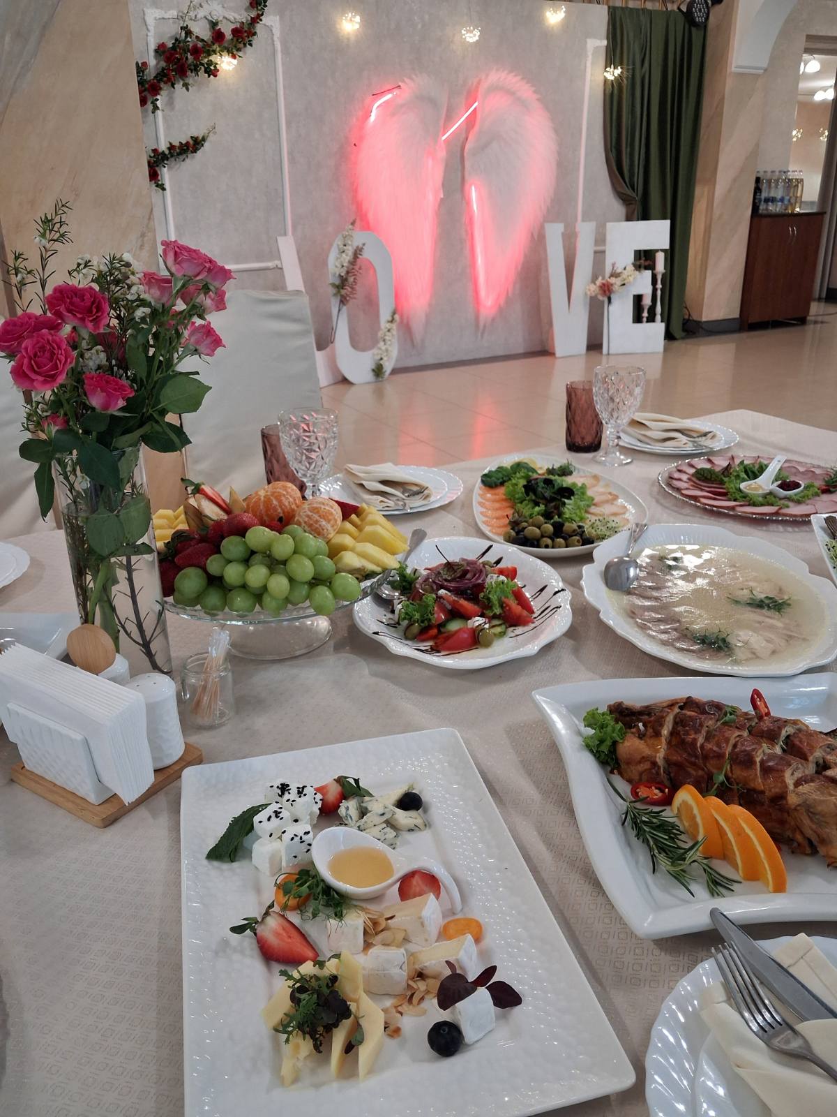 Restoran Hotelʹ Hostynnyy Dvir image 4