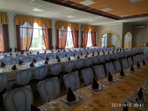 Bar-Restoran "Zhemchuzhyna" image 2