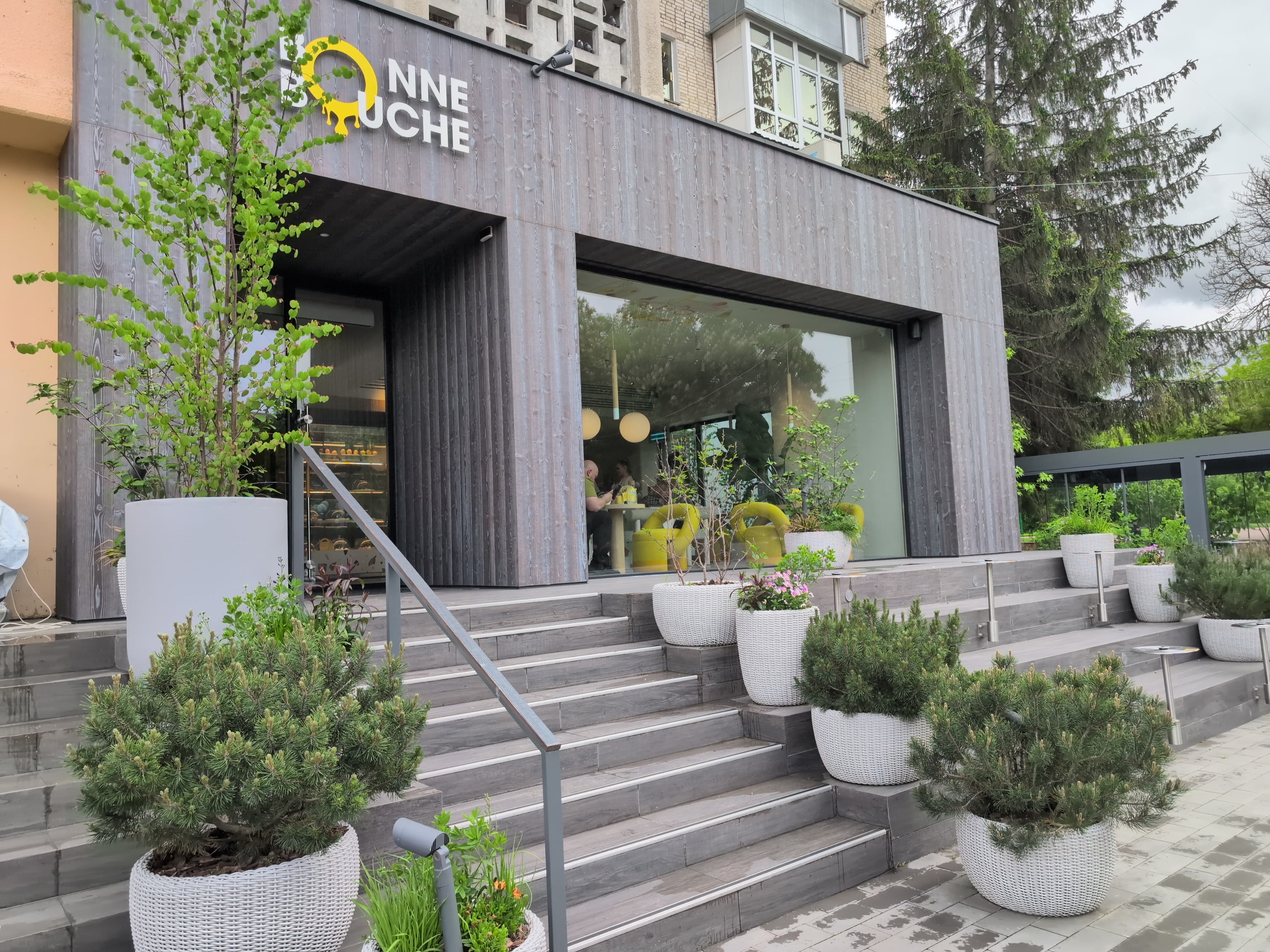 Bonne Bouche image 9