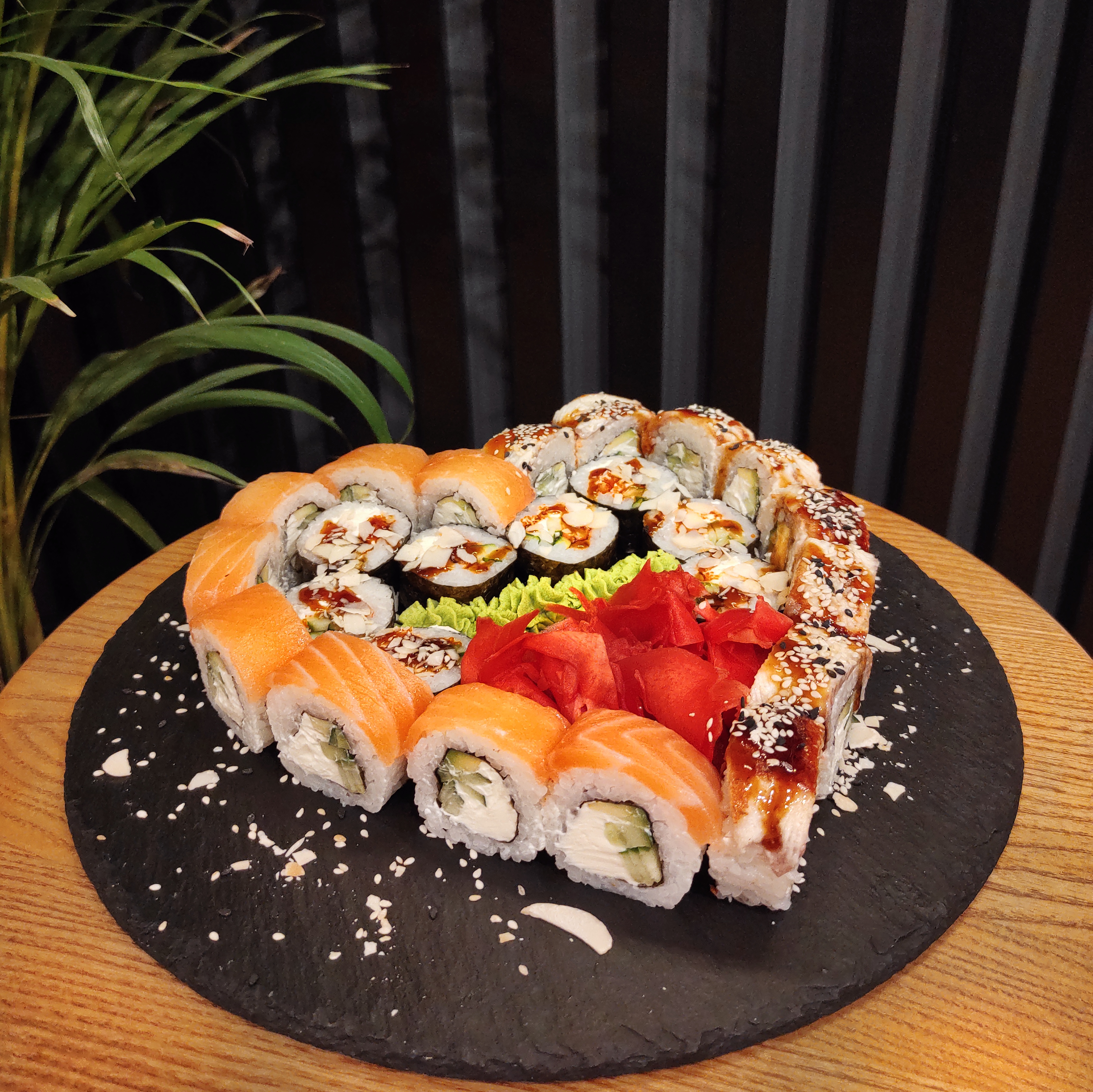 ROYAL Pizza|Sushi Томашпіль image 2