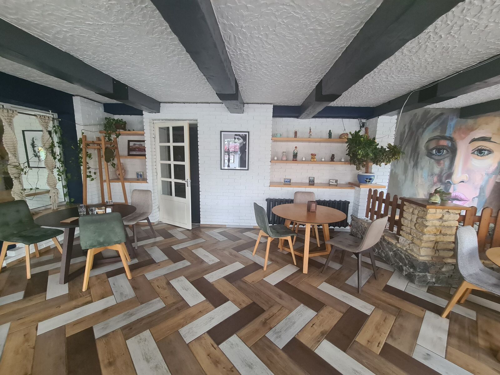 Sinay Bar & Restaurant image 7