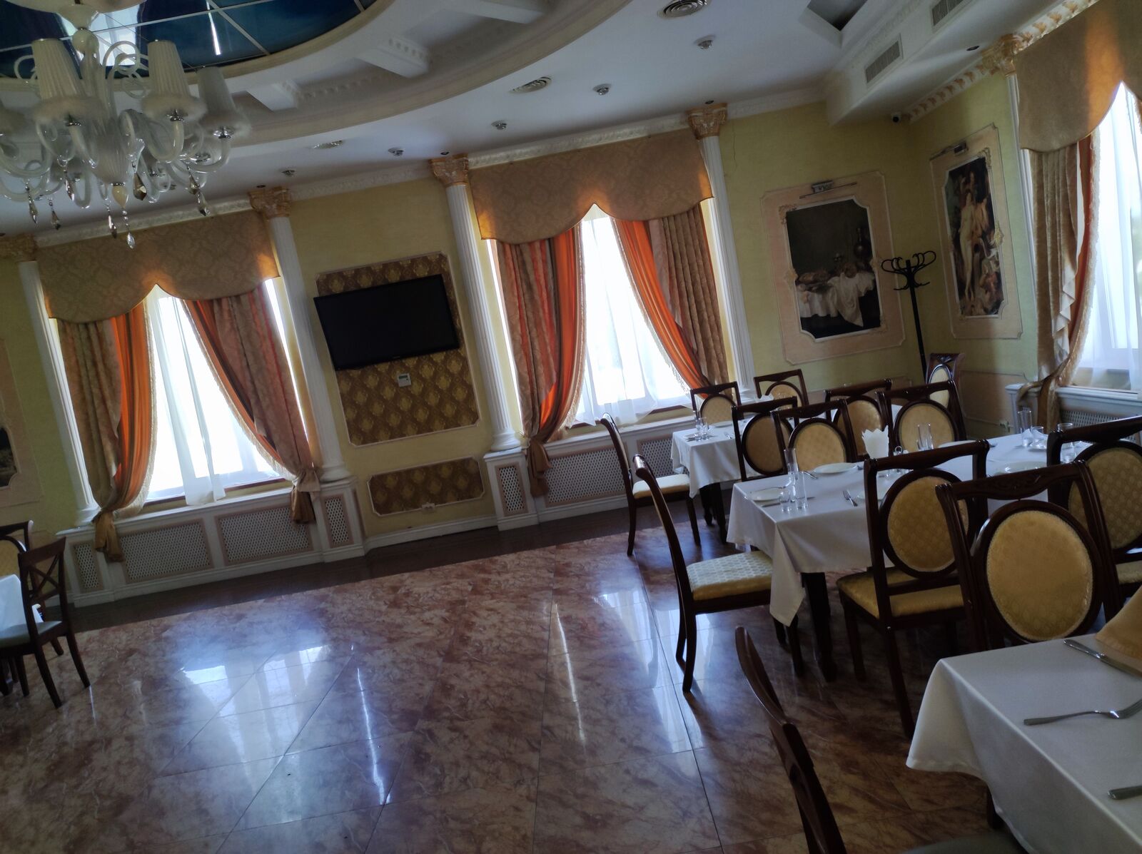 Zayizhdzhyy Dvir image 7