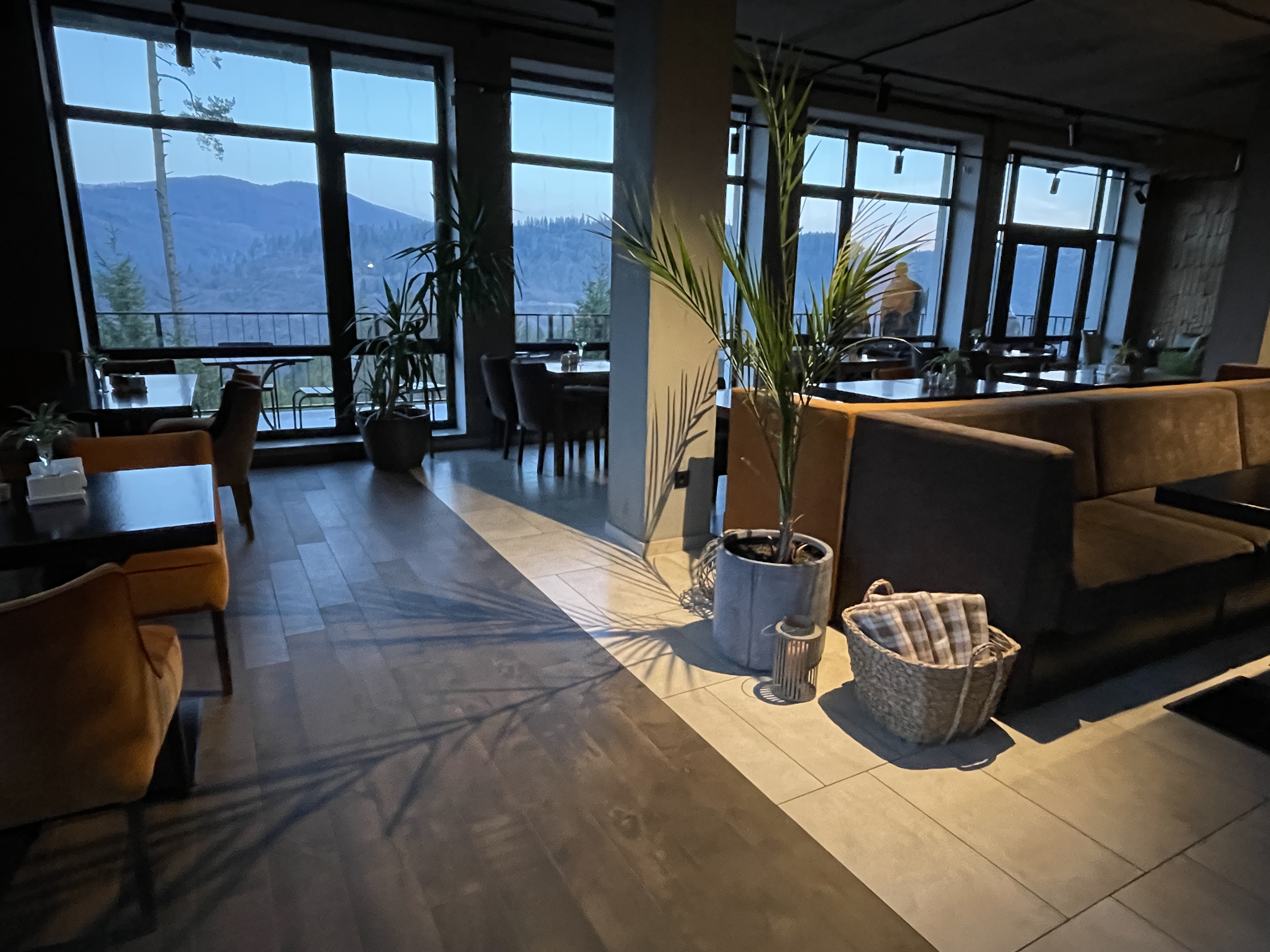 LOFT Slavsko | Лофт - панорамний ресторан image 14