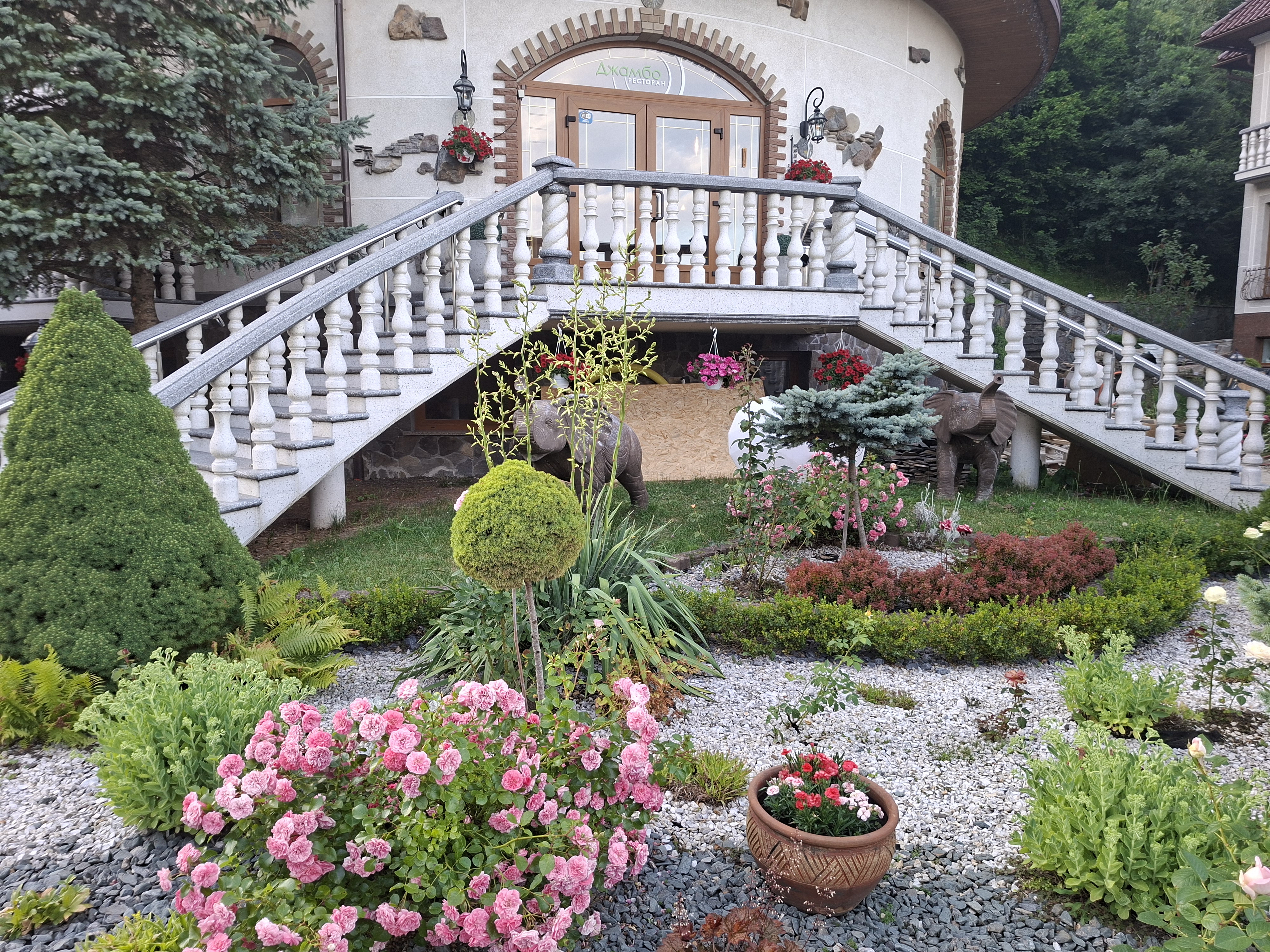 Ресторан Джамбо — українська кухня, мангал, жива музика | Східниця image 13