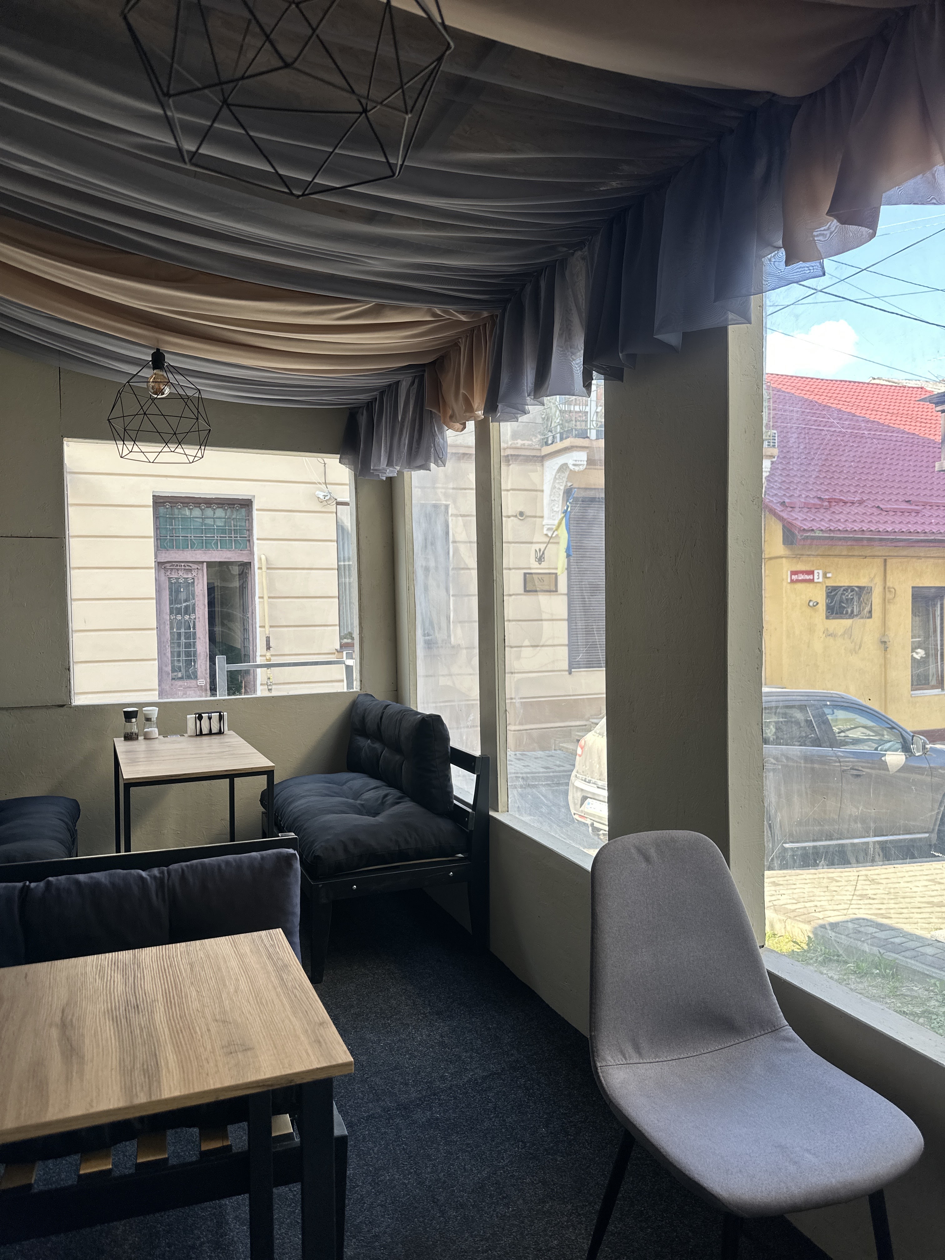 Rest. "KoMa" bar image 13